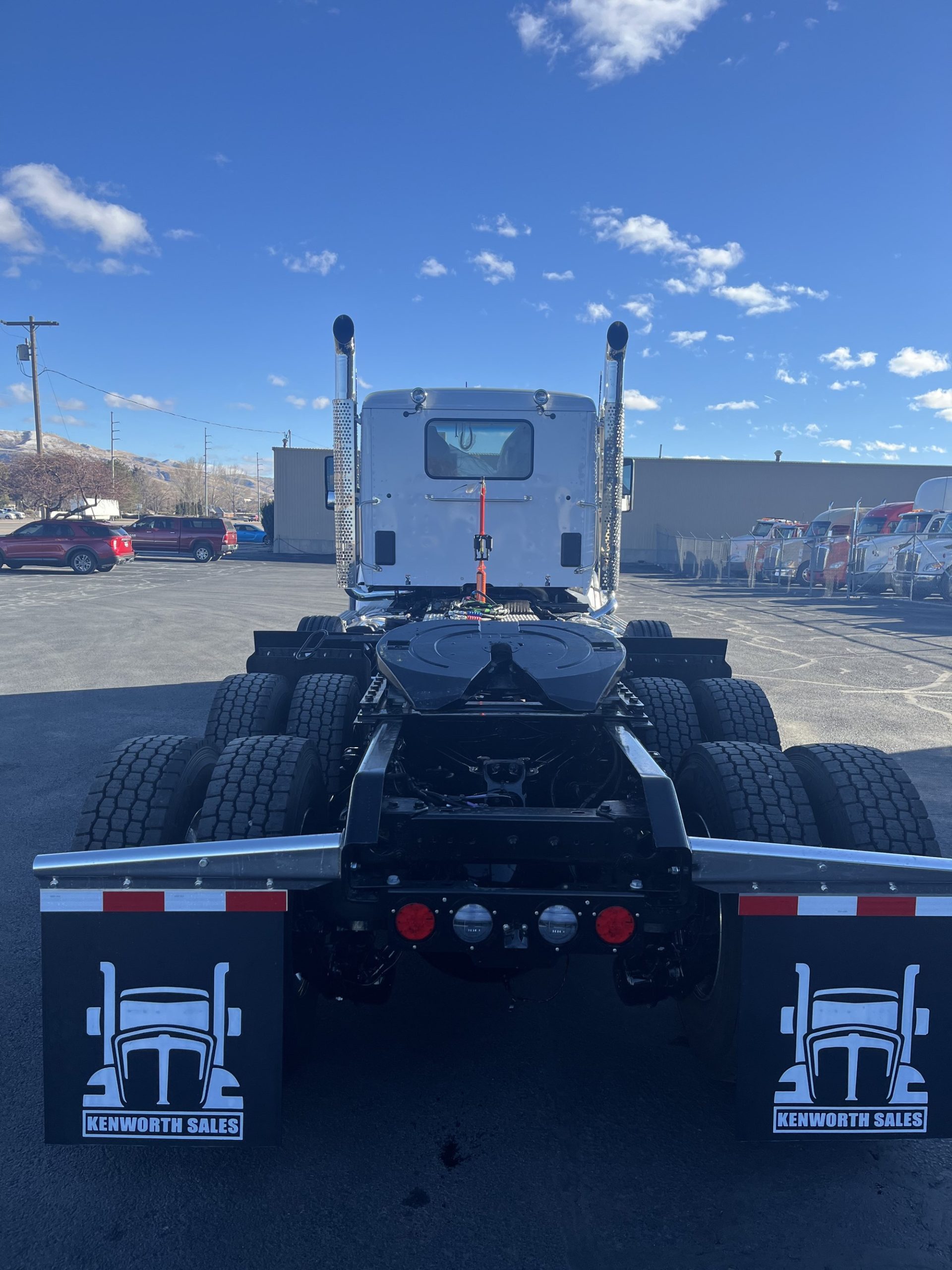 2025 Kenworth T880 - image 6 of 6