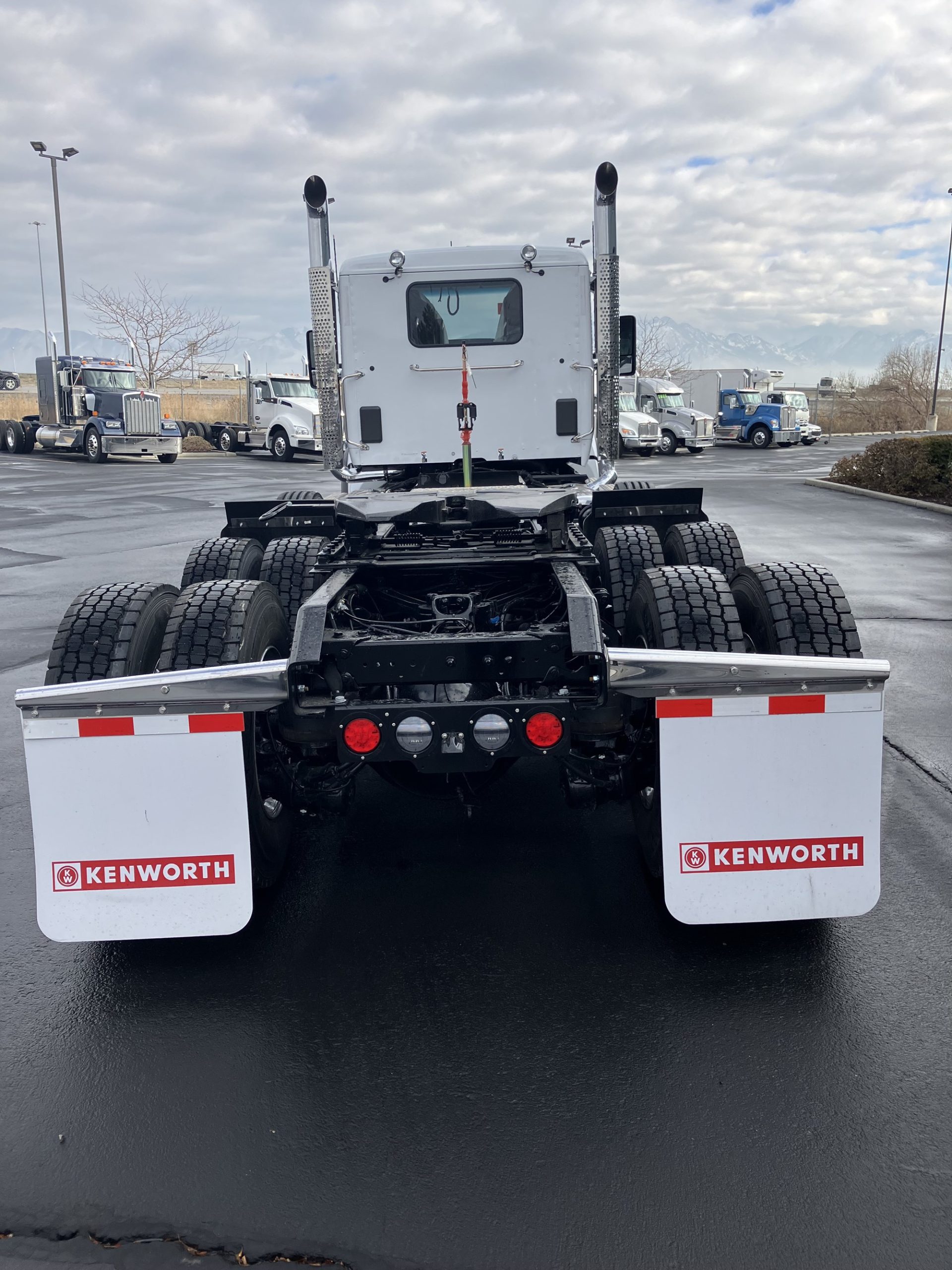 2025 Kenworth T880 - image 5 of 6