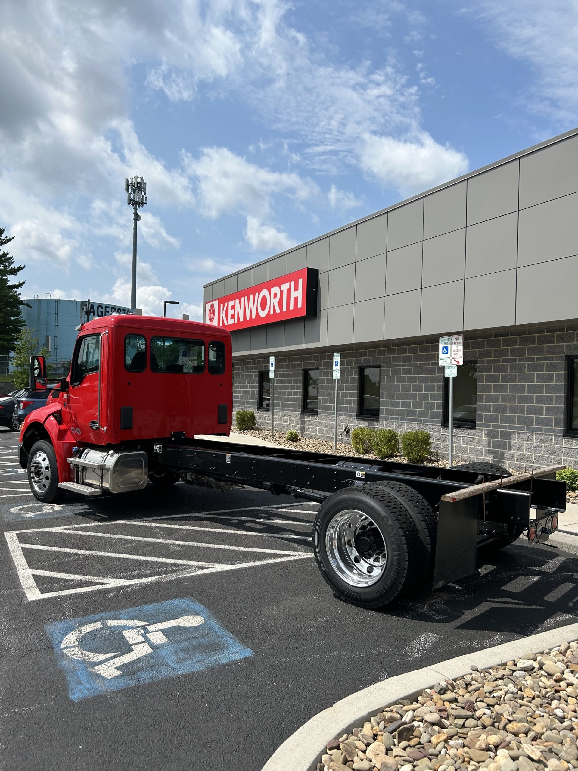 2025 Kenworth T280 - image 5 of 6