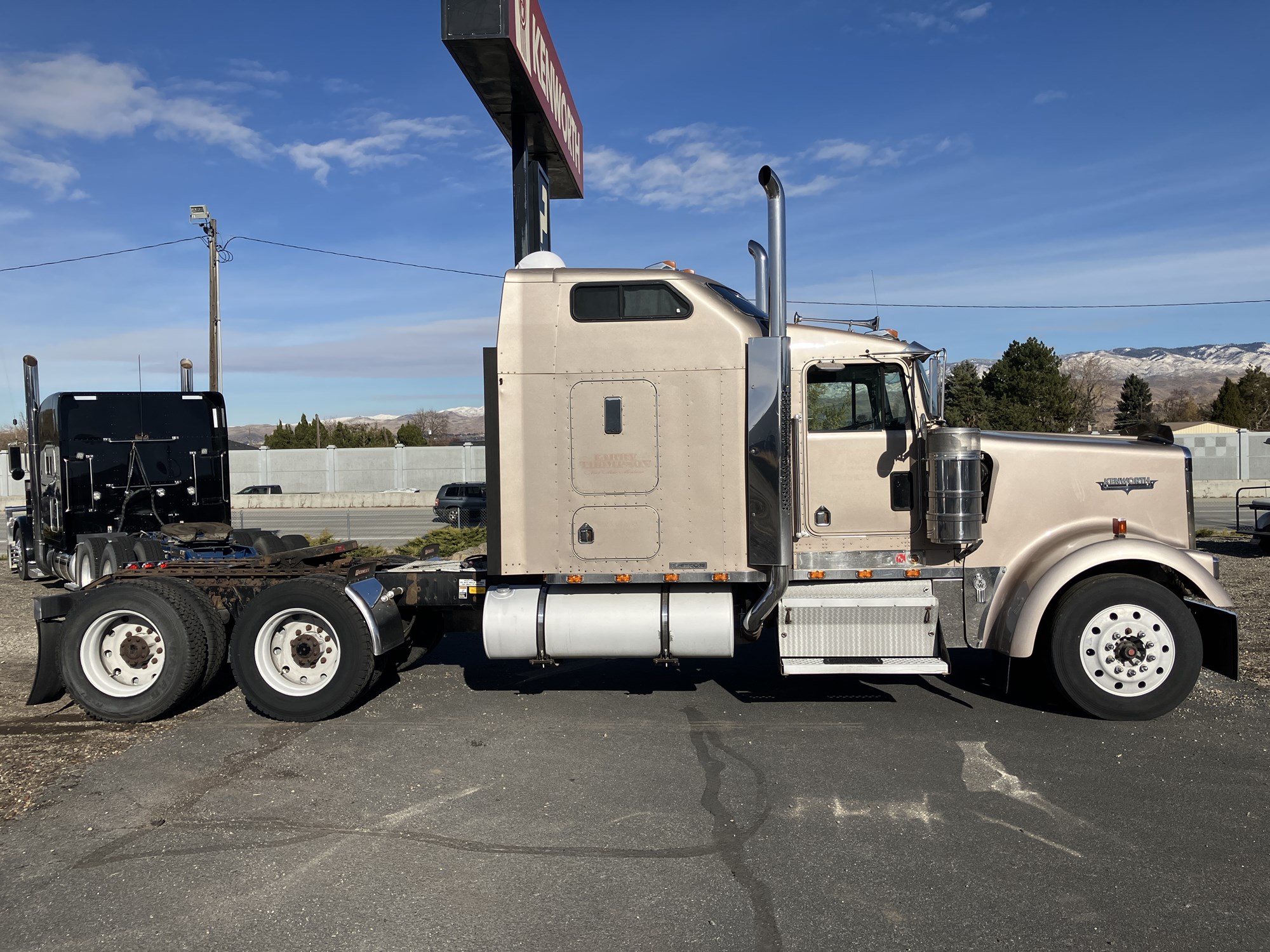 1999 Kenworth W900 - image 6 of 6