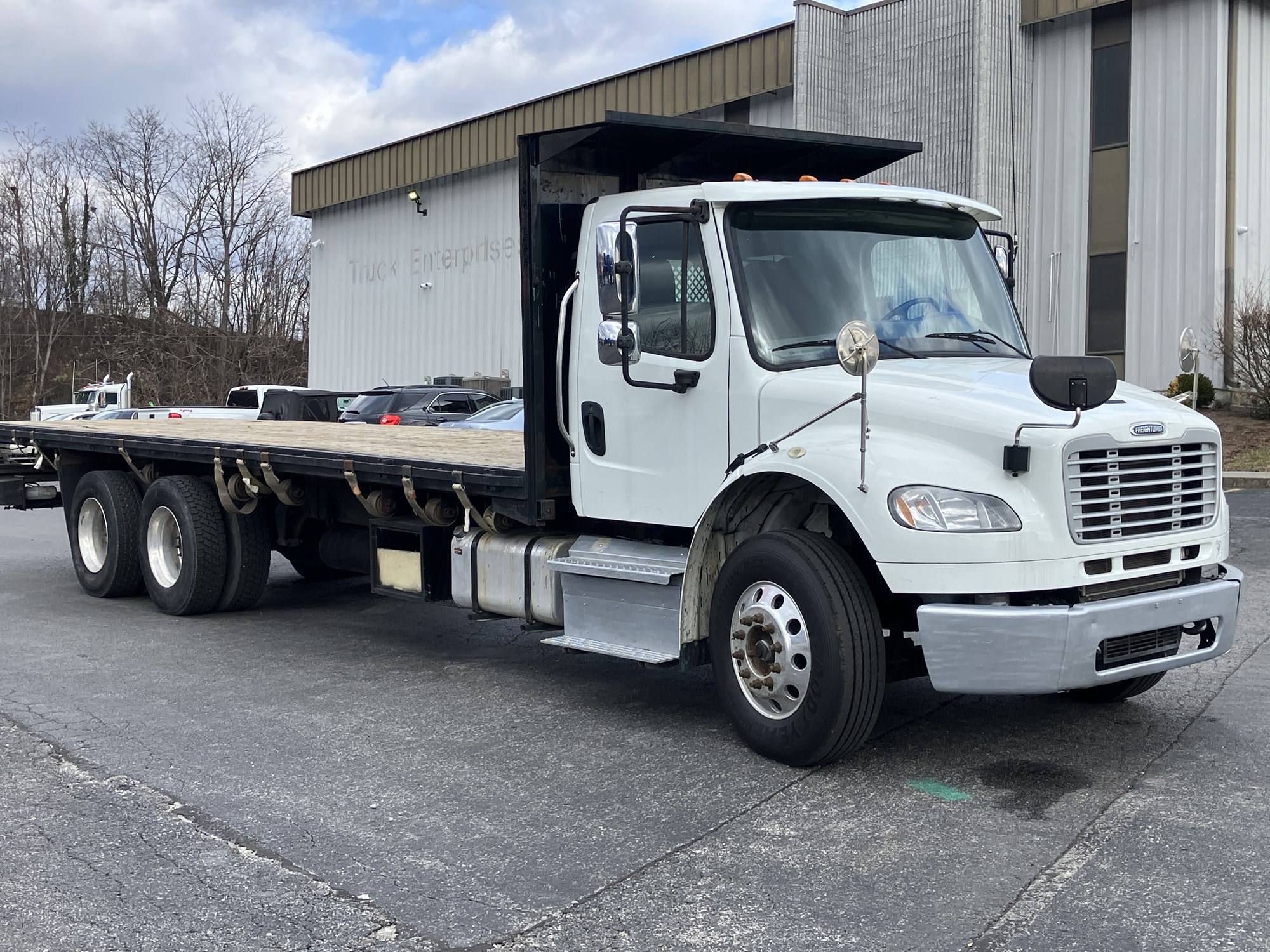 2015 Freightliner M2 - image 3 of 6