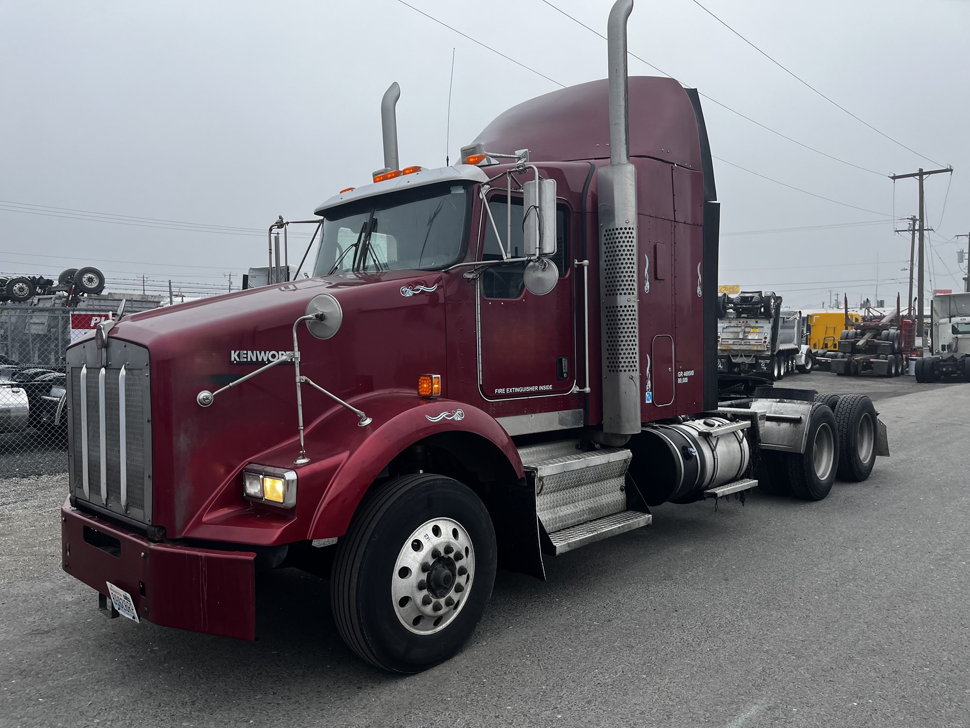 2016 Kenworth T800 - image 1 of 6