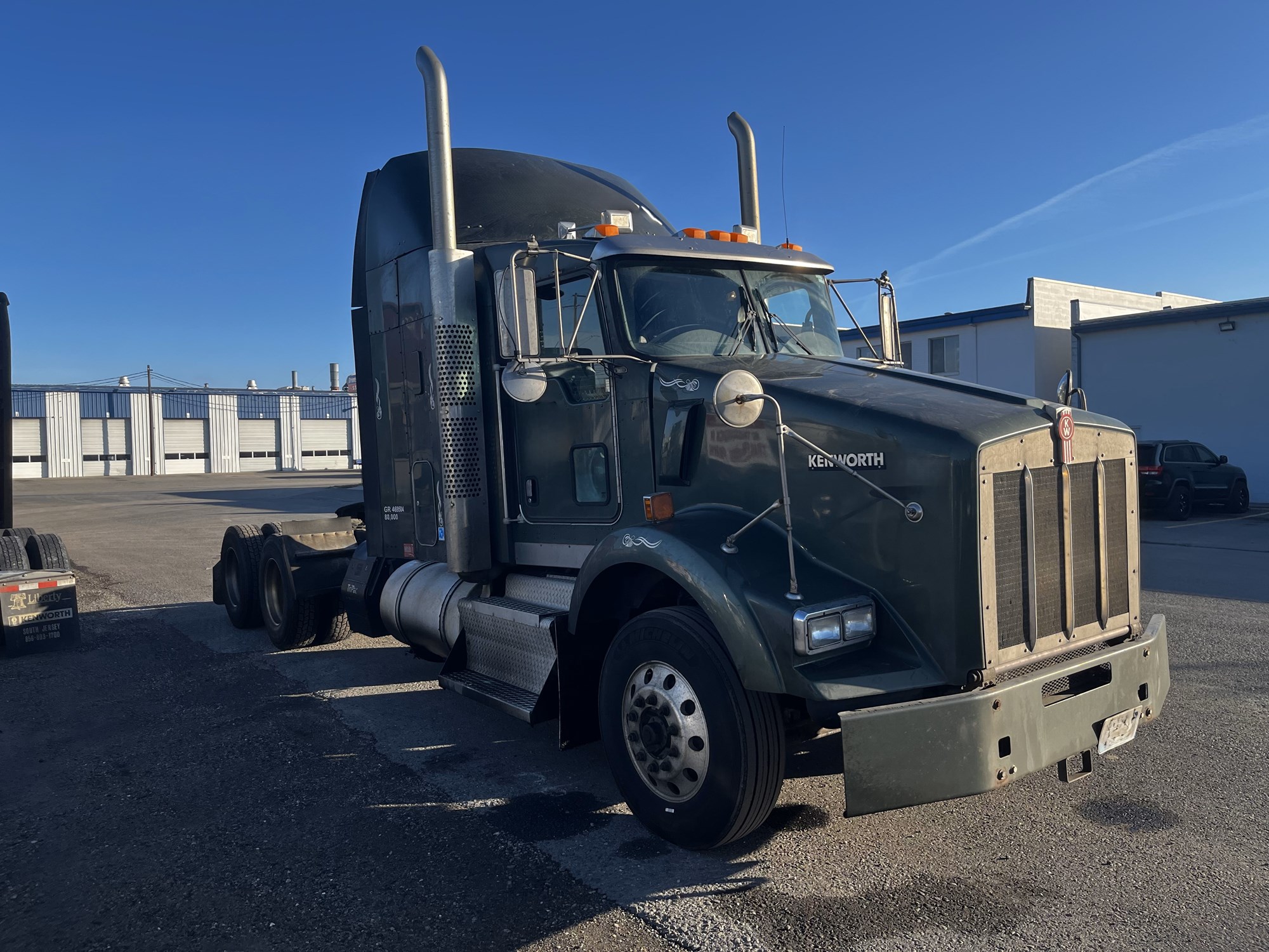 2016 Kenworth T800 - image 5 of 6