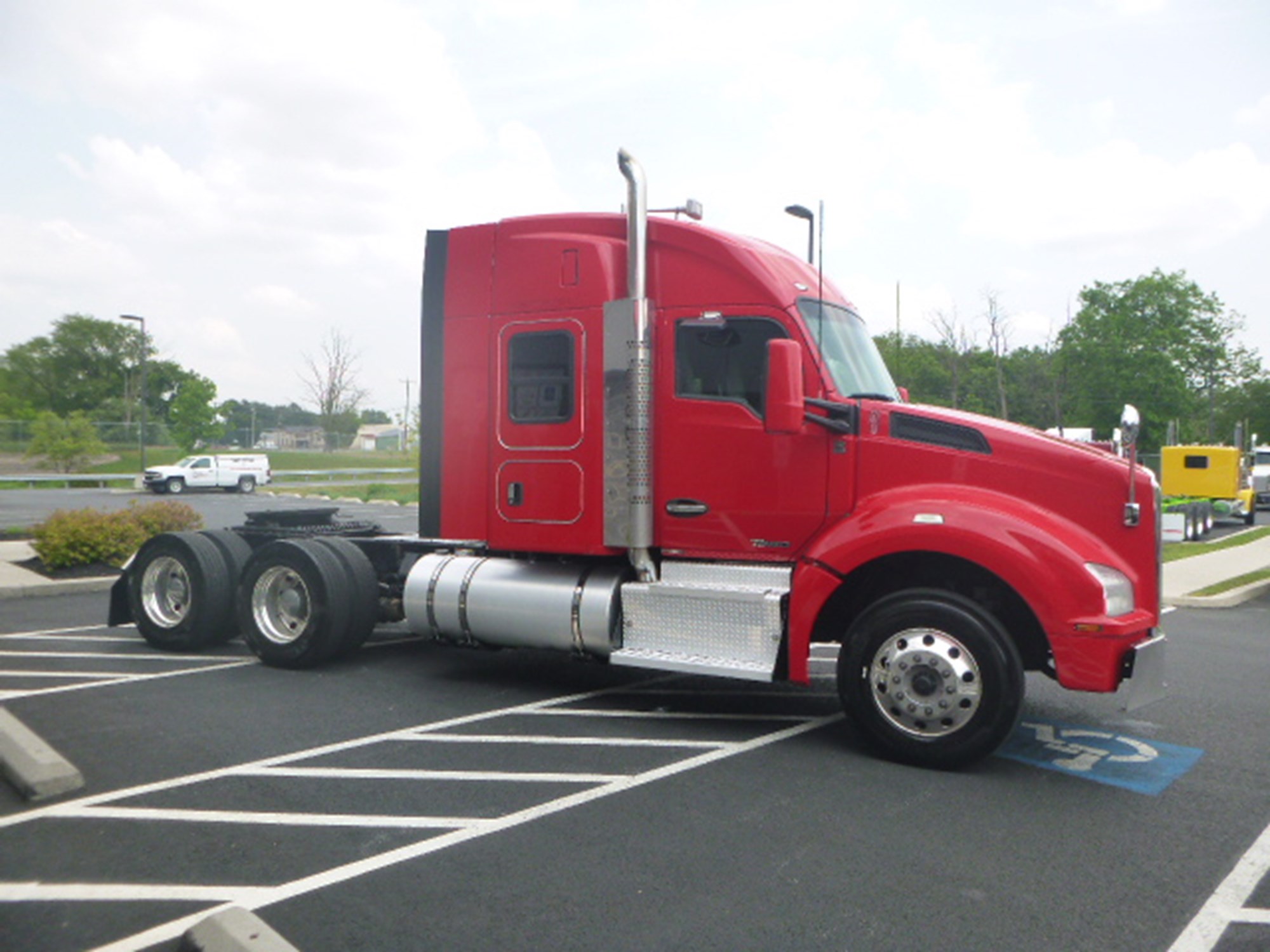 2017 Kenworth T880 - image 4 of 6