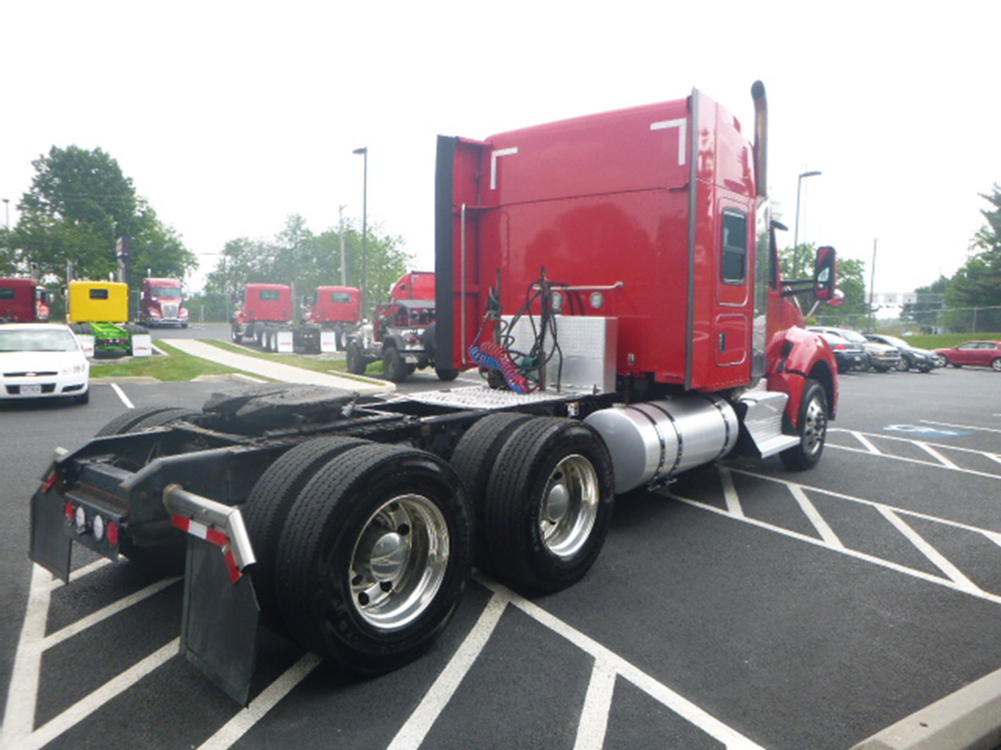 2017 Kenworth T880 - image 5 of 6