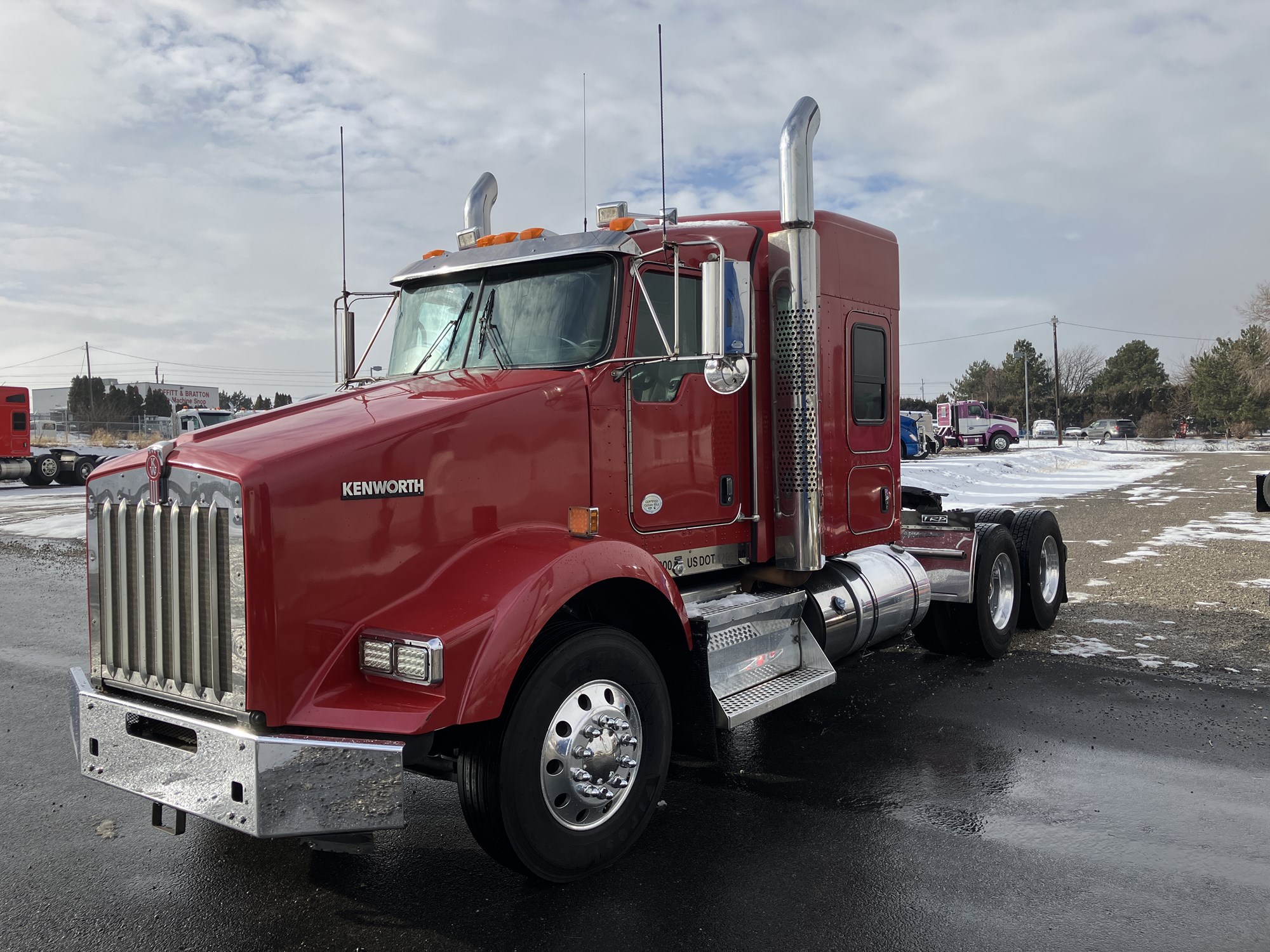 2018 Kenworth T800 - image 1 of 6