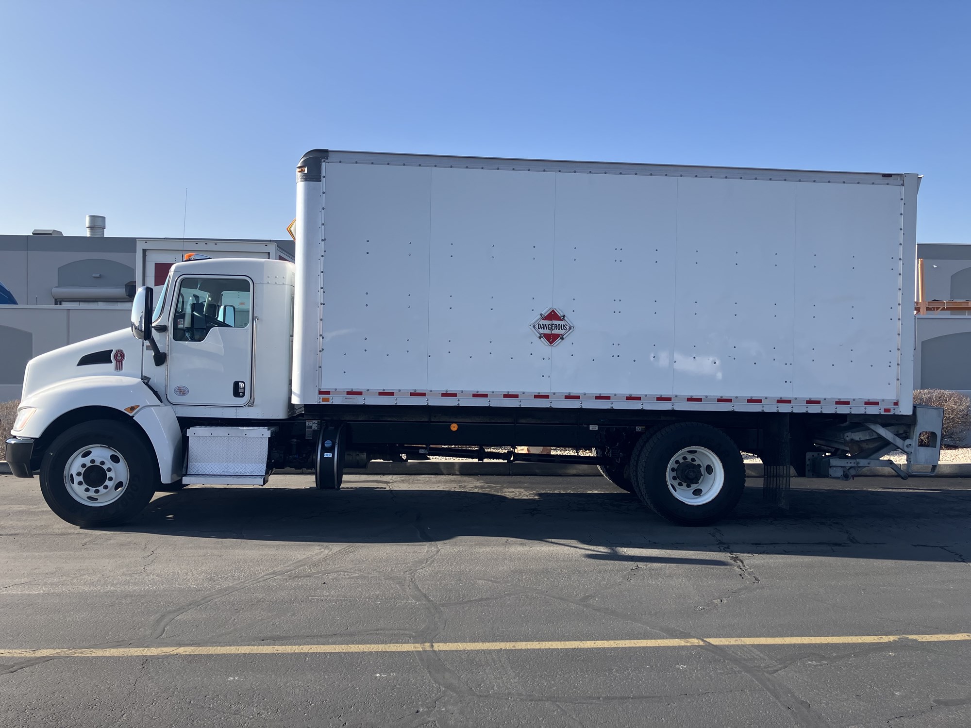 2018 Kenworth T270 - image 1 of 6