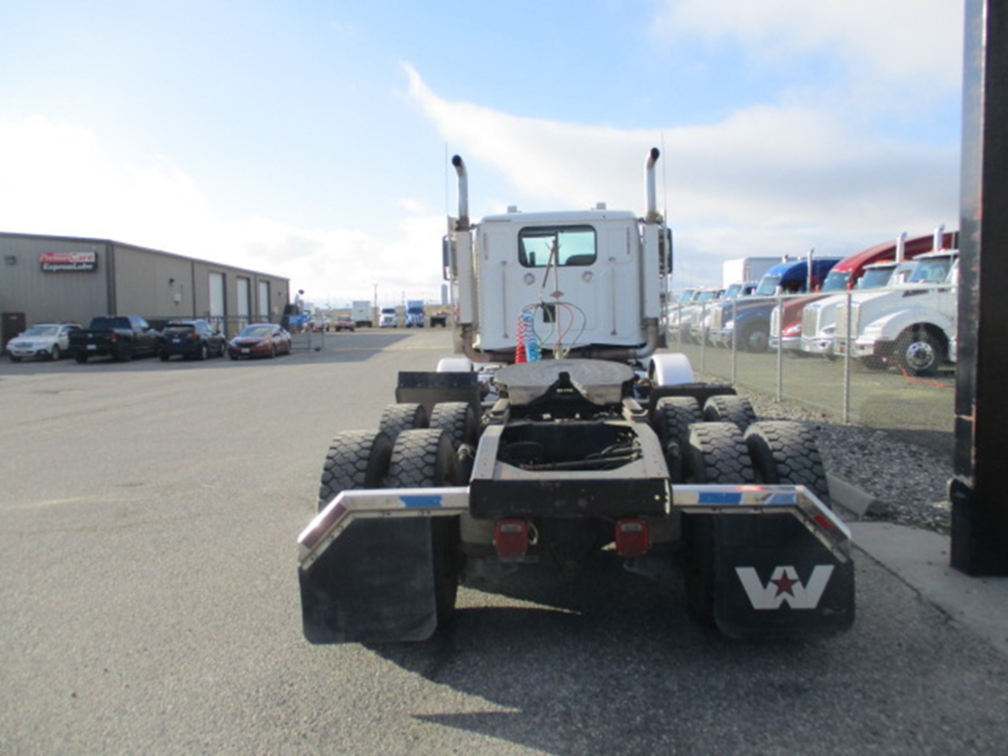 2018 Western Star 4900 - image 4 of 6