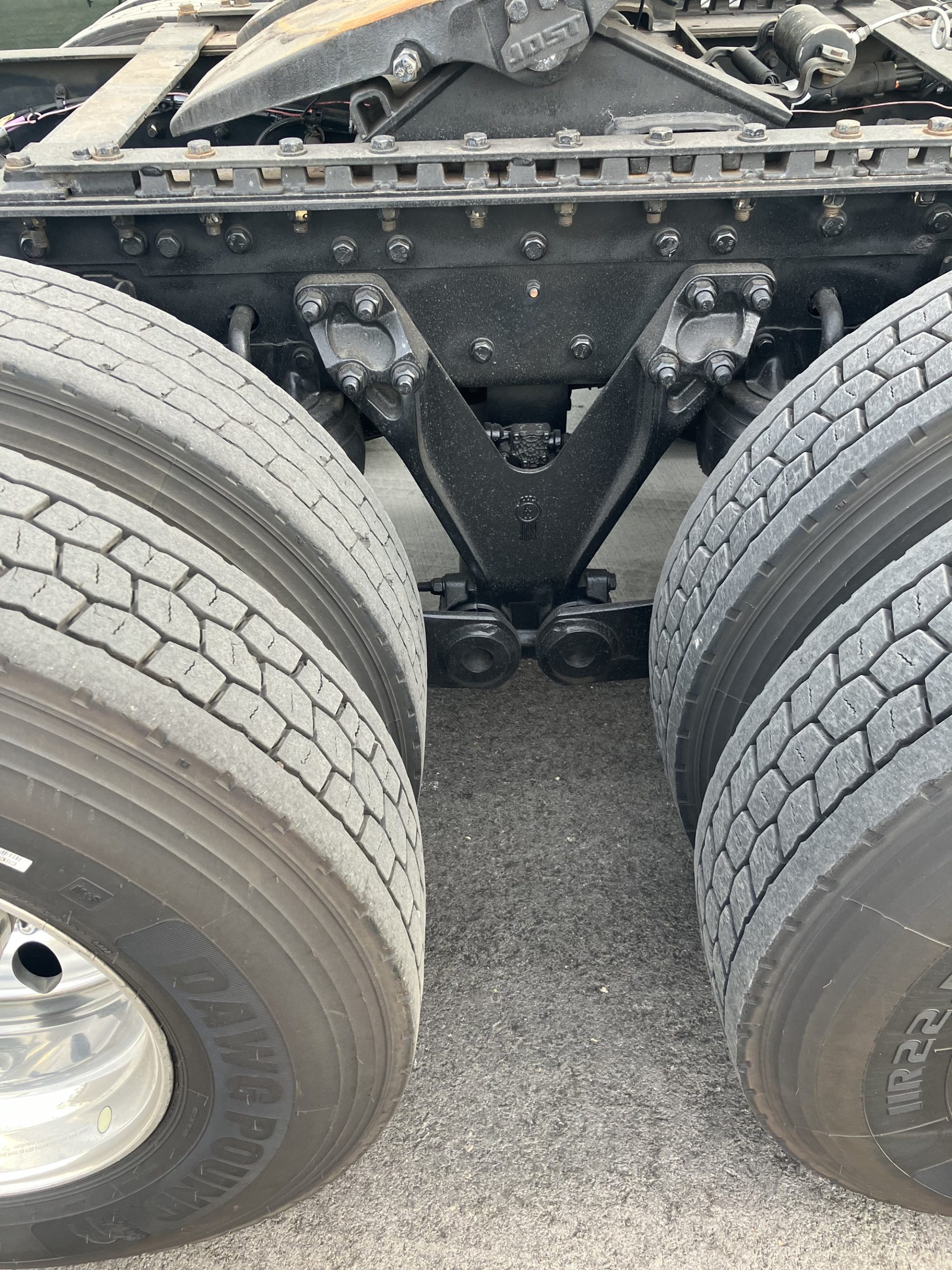 2019 Kenworth T800 - image 5 of 6