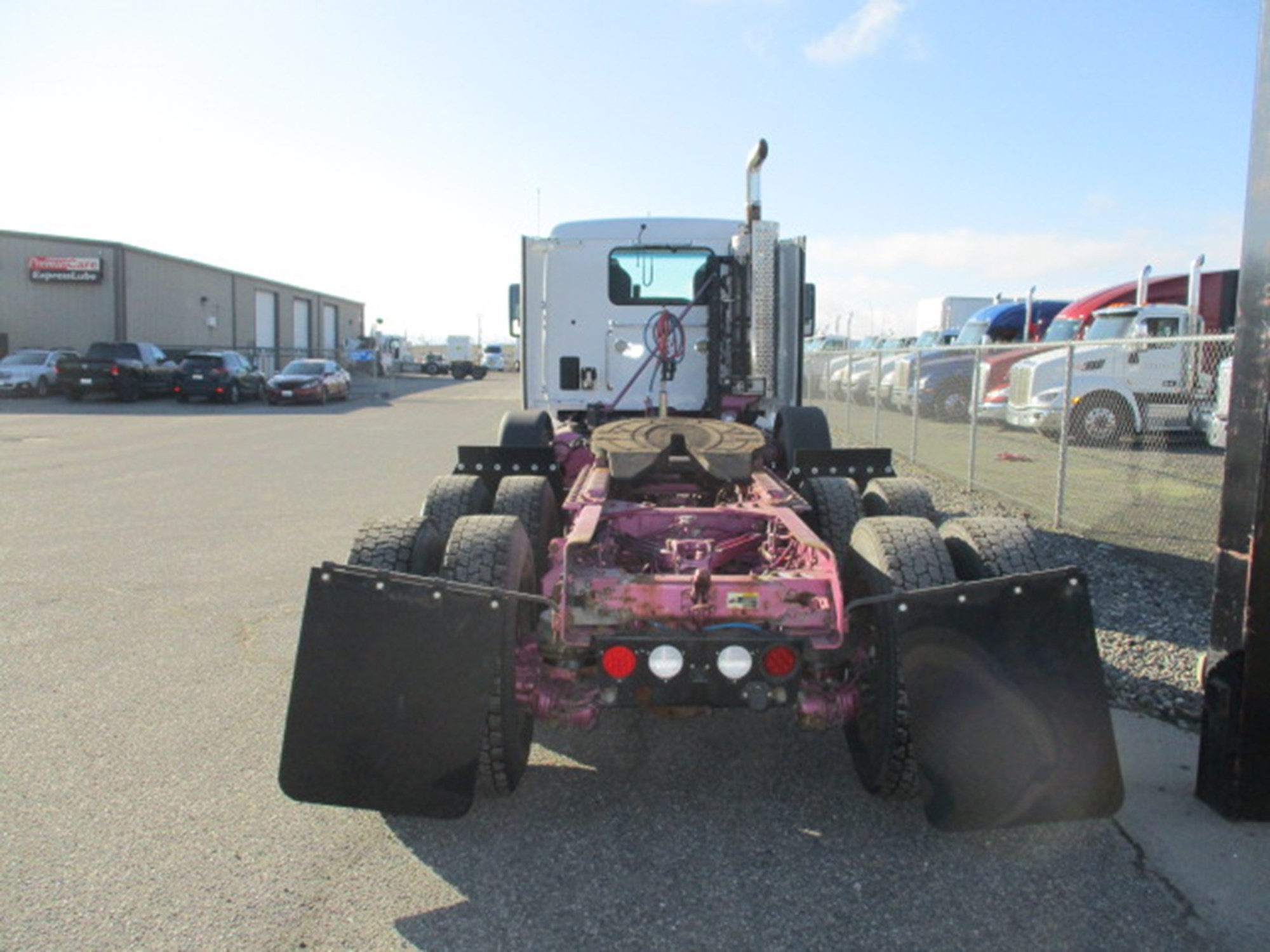 2019 Kenworth T880 - image 4 of 6