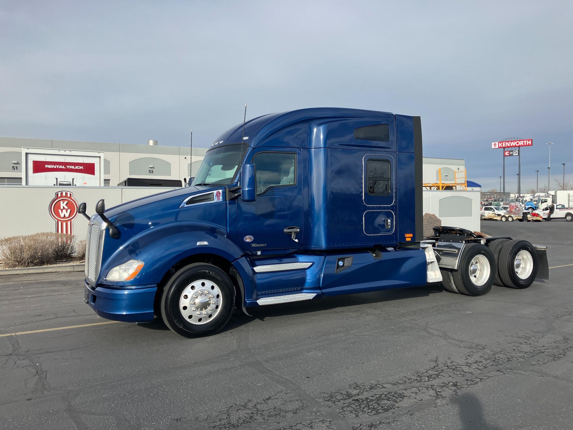 2020 Kenworth T680 - image 1 of 6