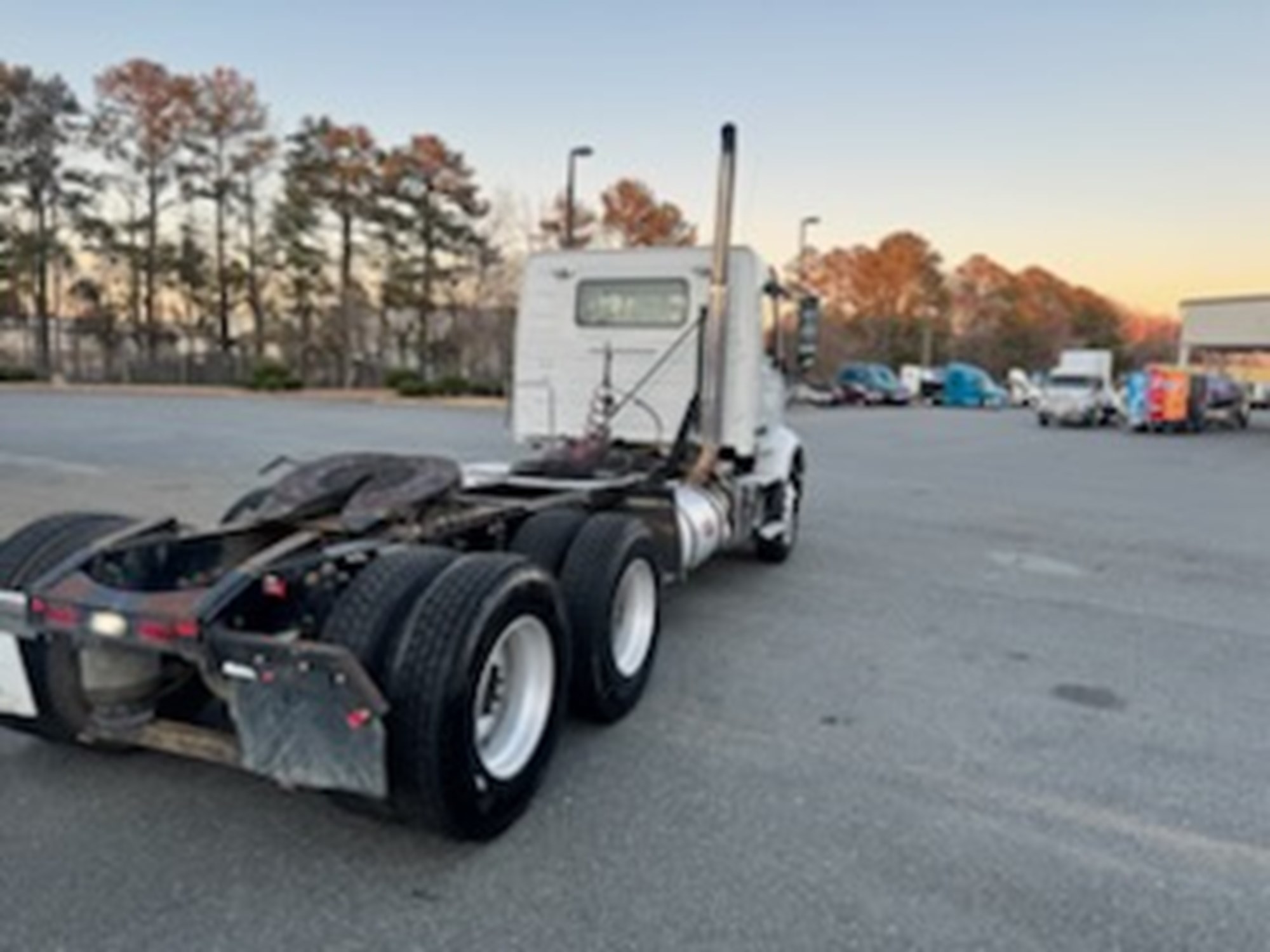 2020 Volvo VNR64T300 - image 6 of 6