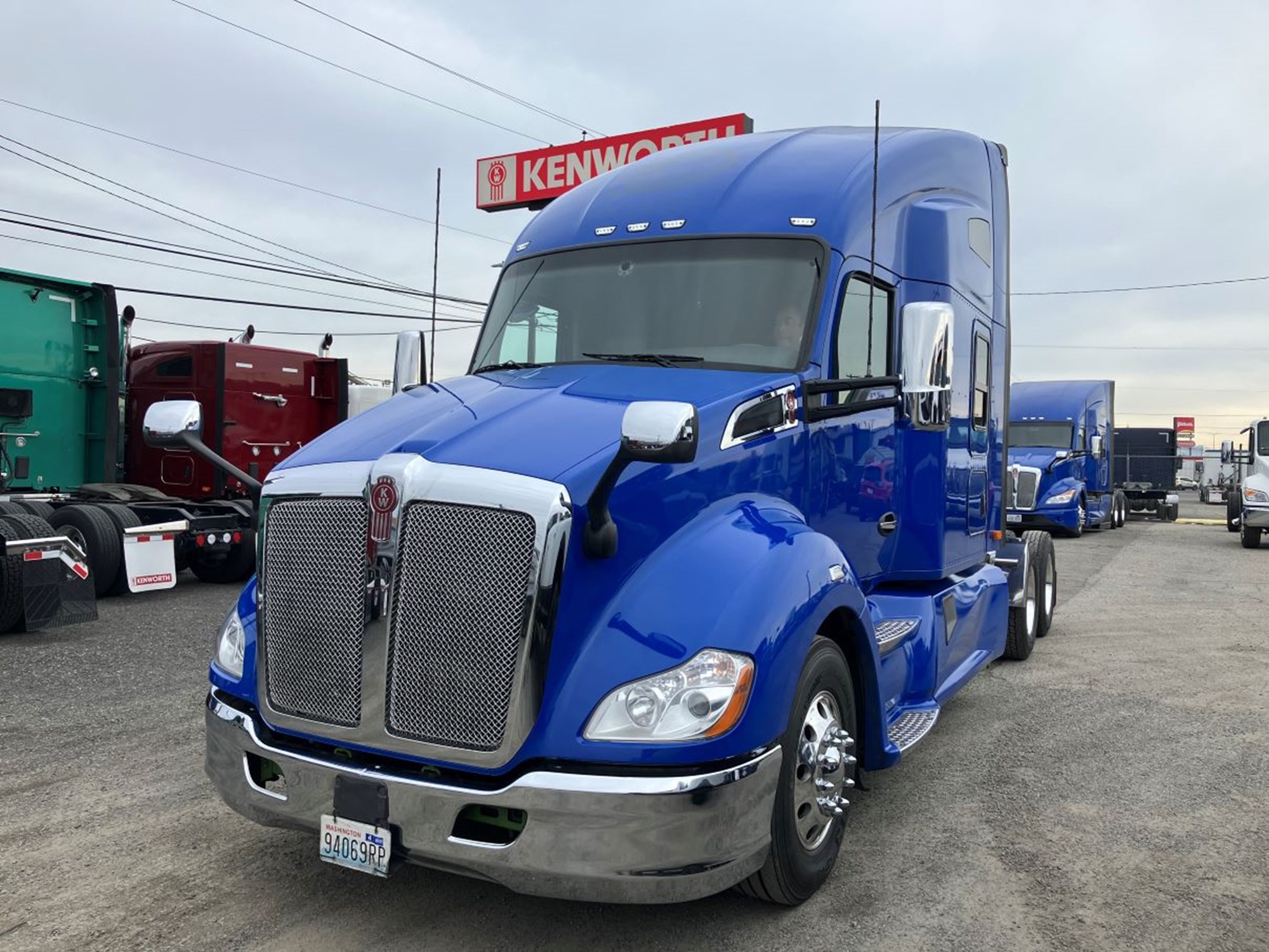 2022 Kenworth T680 - image 1 of 6