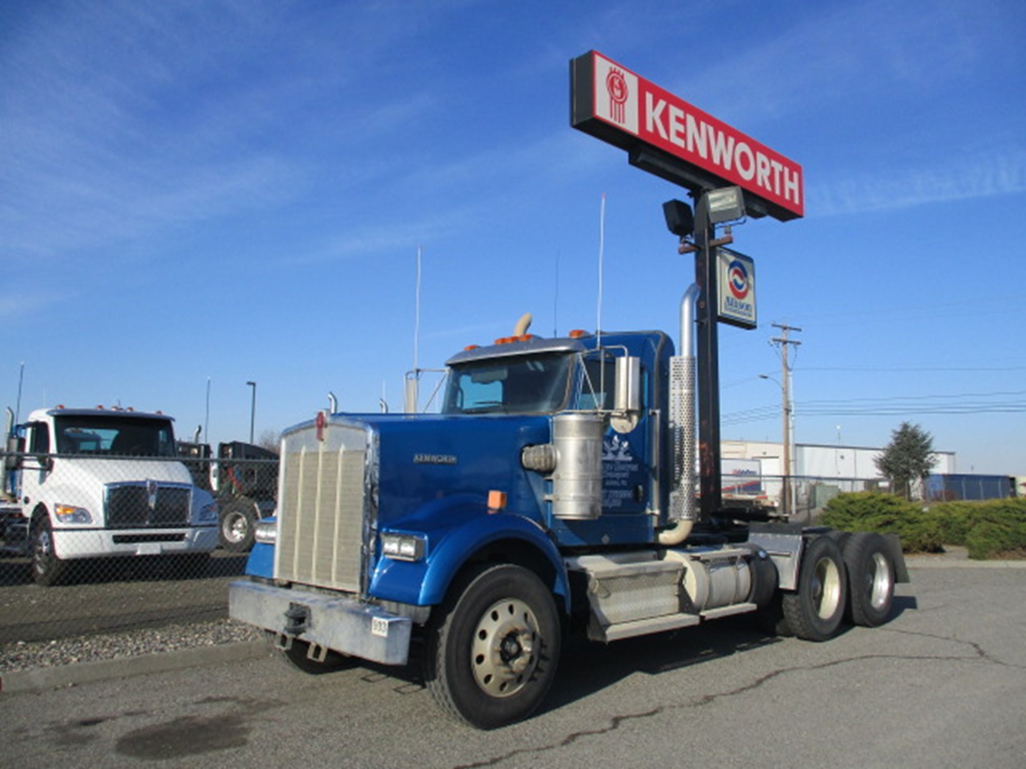 2023 Kenworth W900 - image 1 of 6