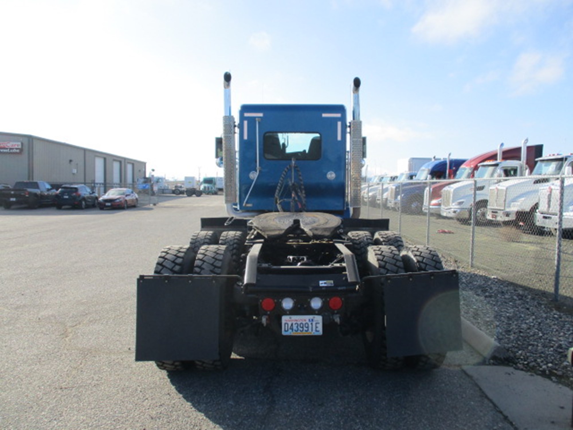 2024 Kenworth T800 - image 4 of 6