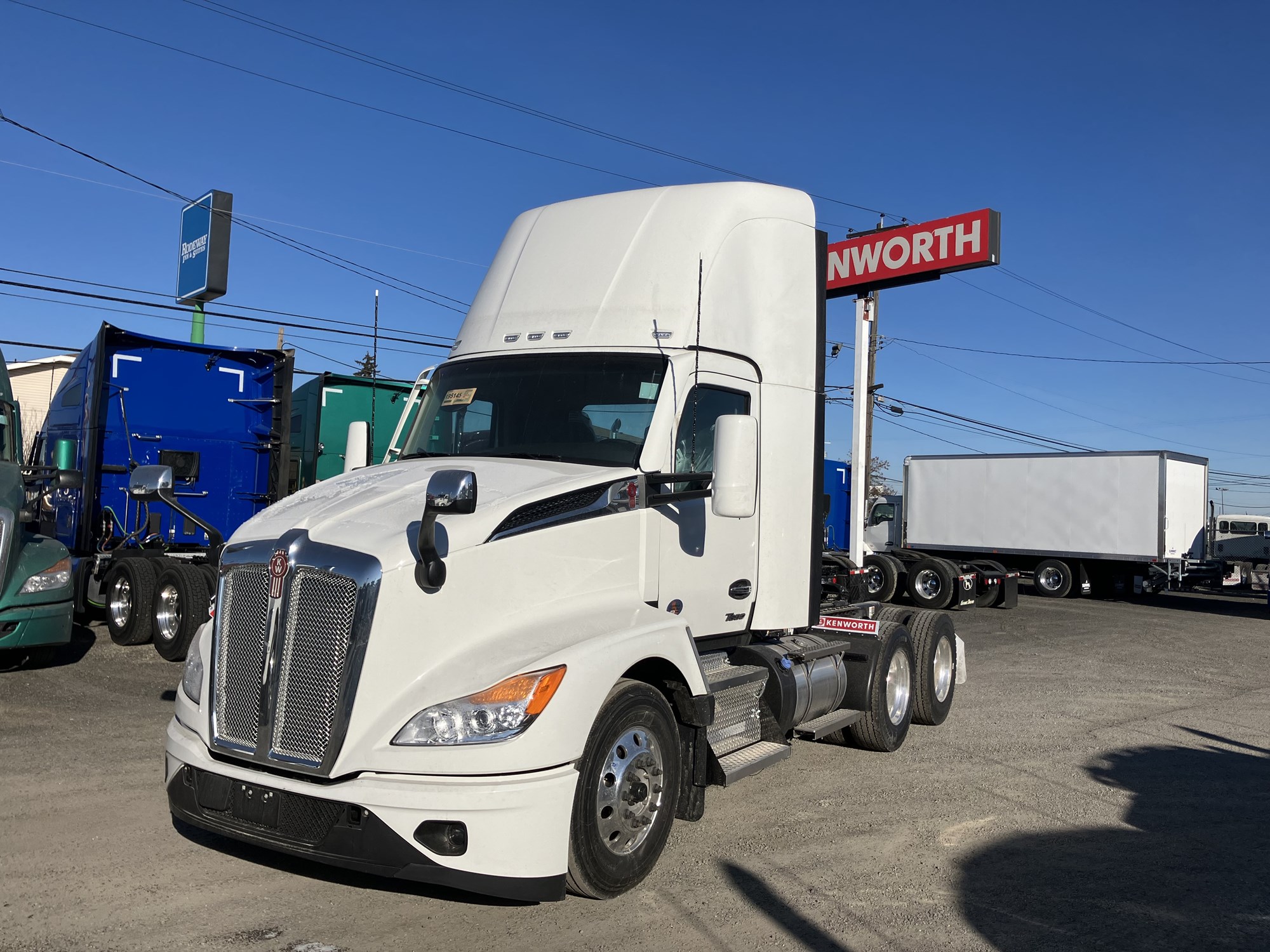 2025 Kenworth T680 Next Gen - image 1 of 5