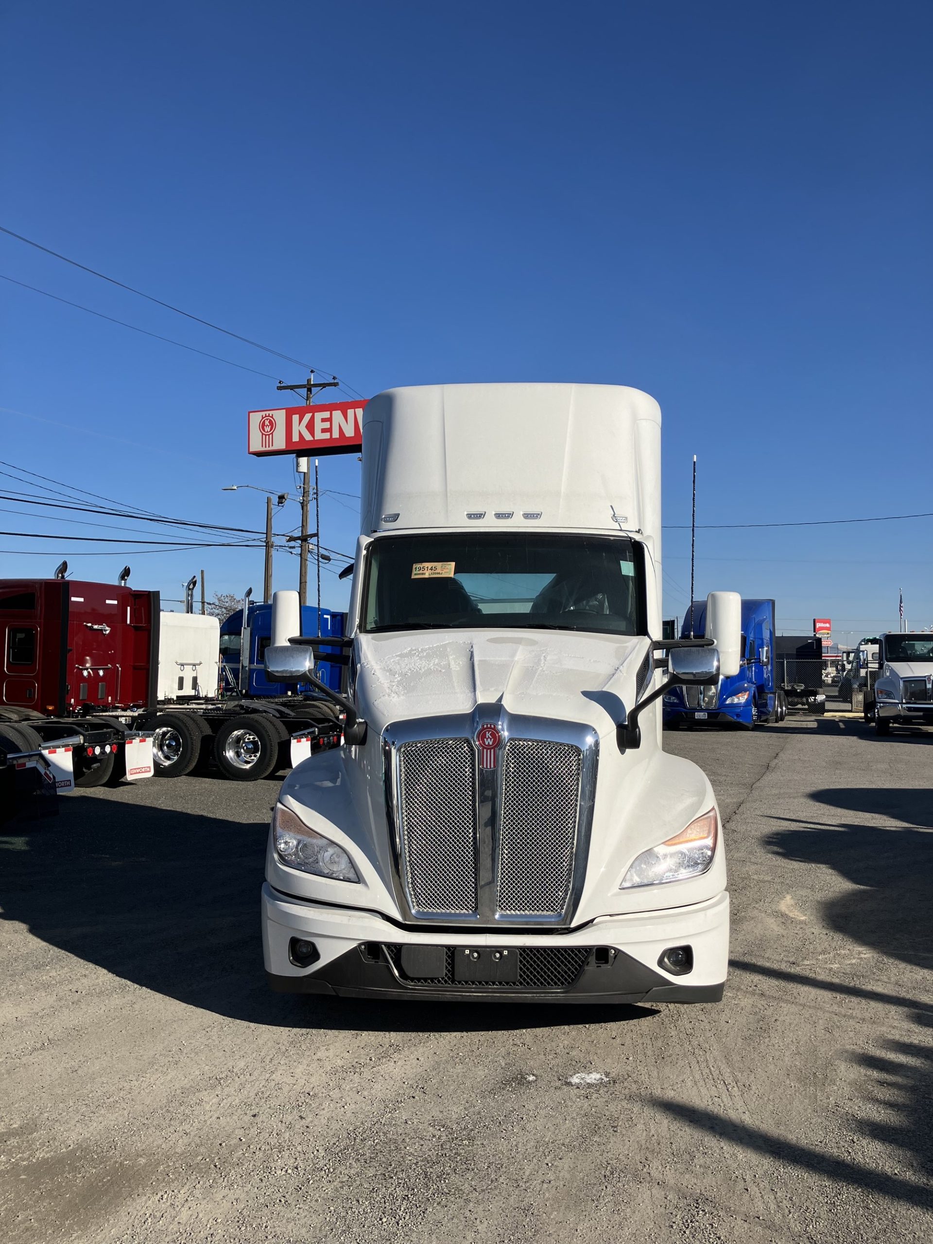 2025 Kenworth T680 Next Gen - image 2 of 5