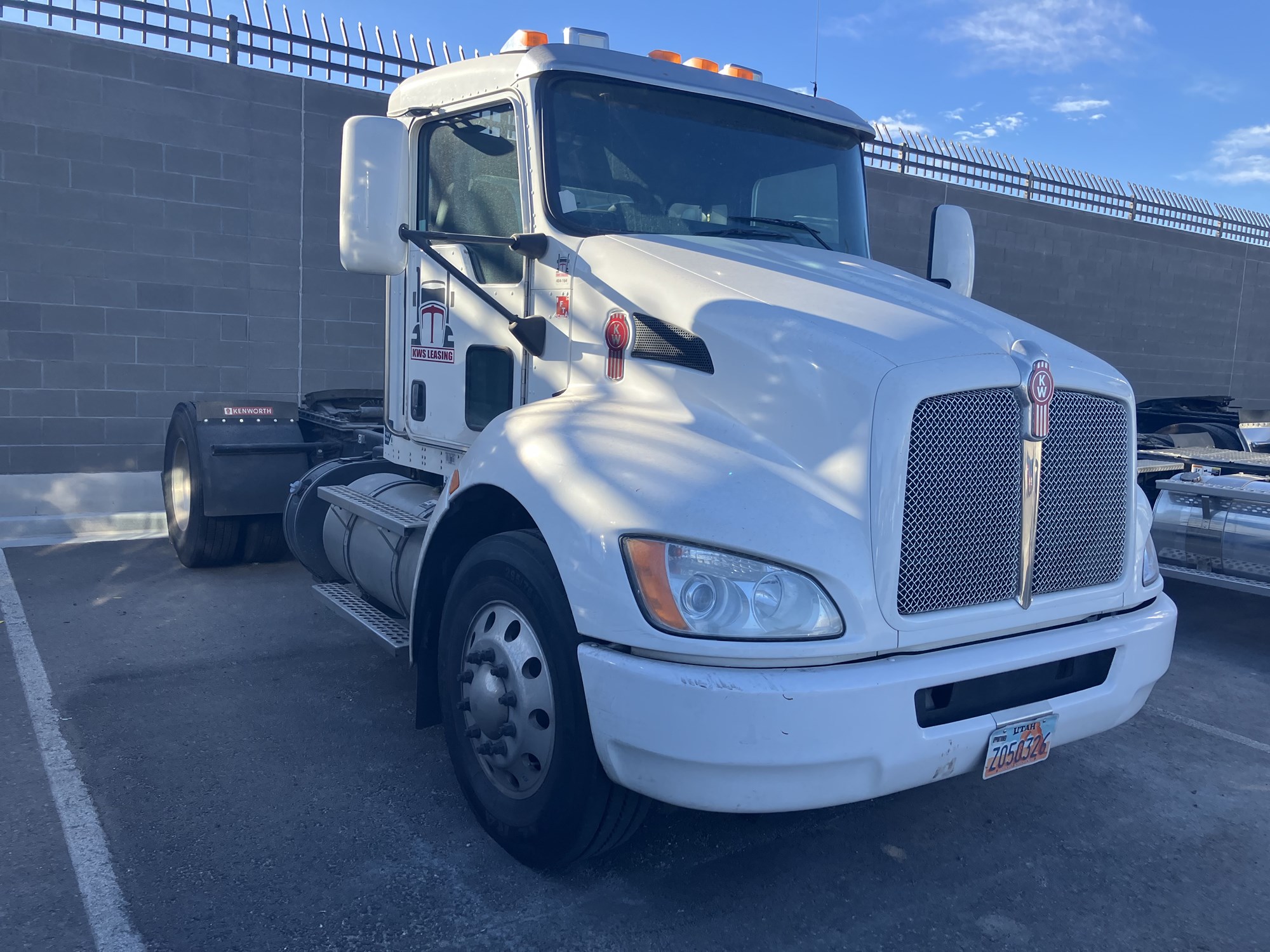 2017 Kenworth T370 - image 1 of 6