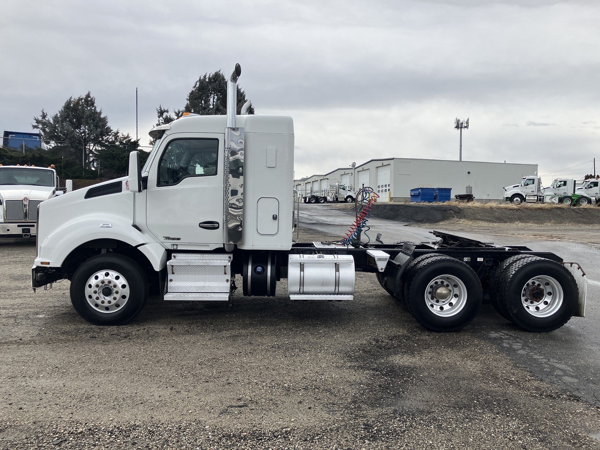 2018 Kenworth T880 - image 2 of 6