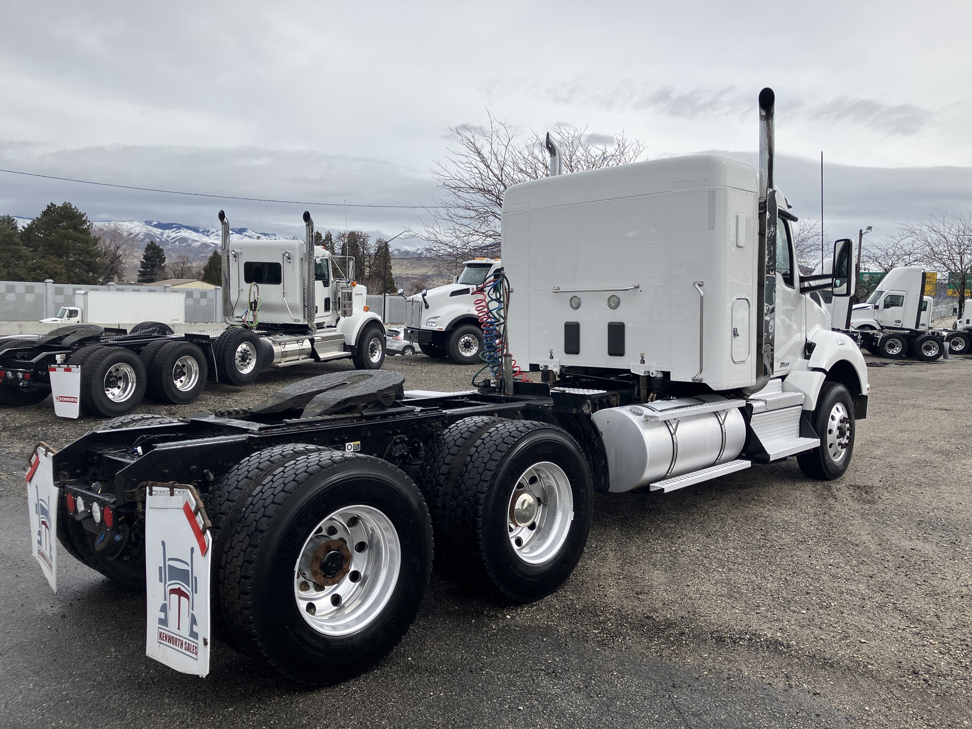 2018 Kenworth T880 - image 5 of 6