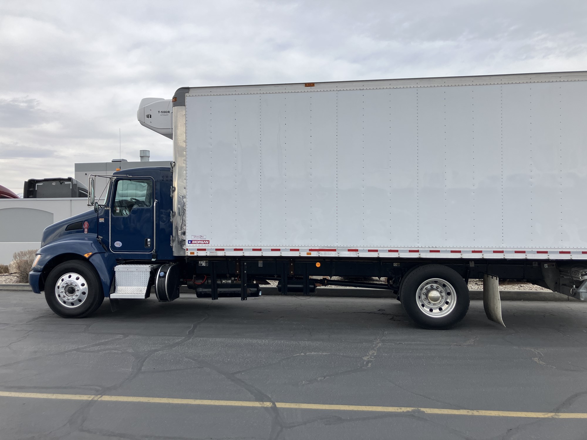 2018 Kenworth T370 - image 1 of 6