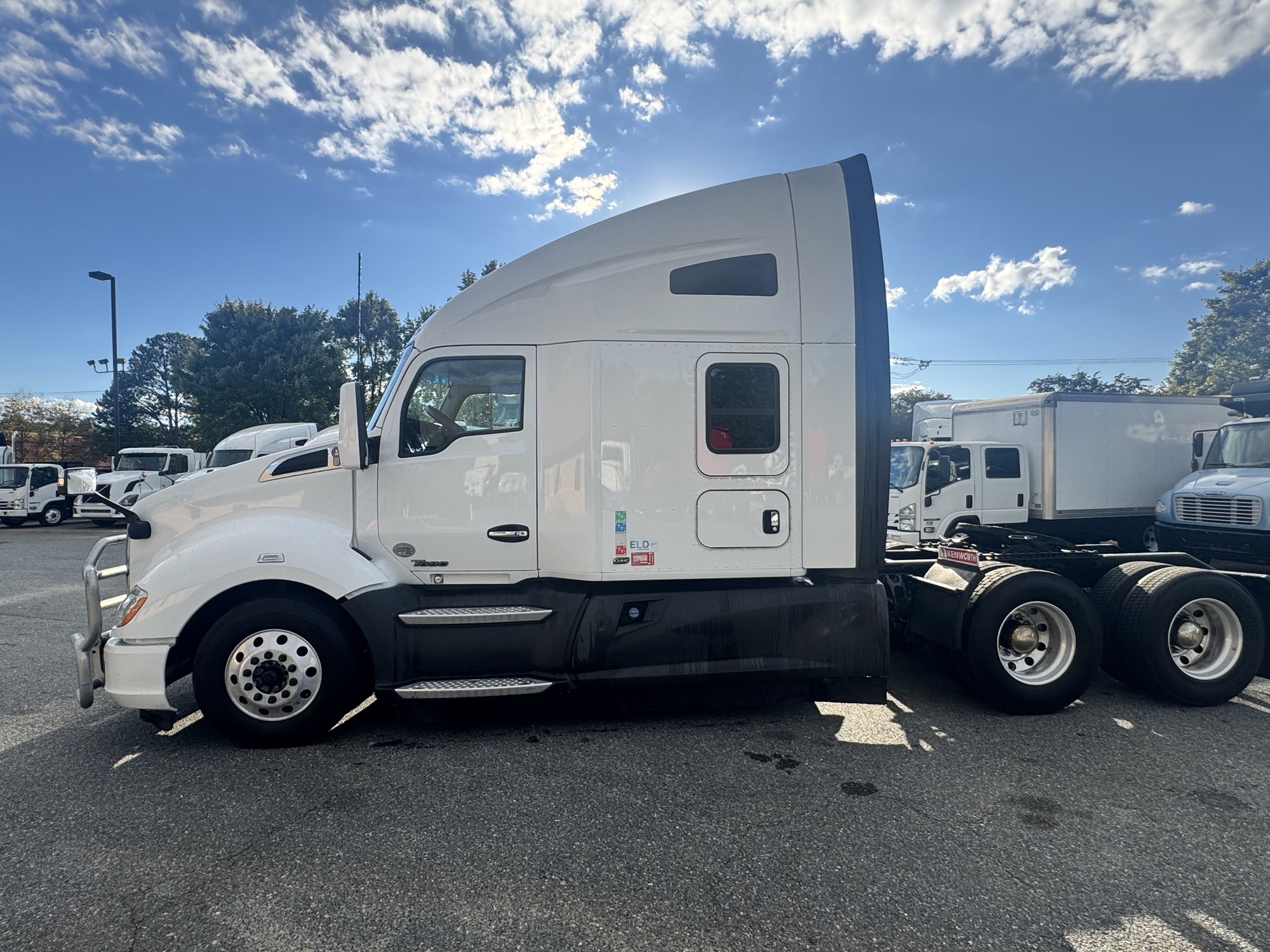 2019 Kenworth T680 - image 1 of 6