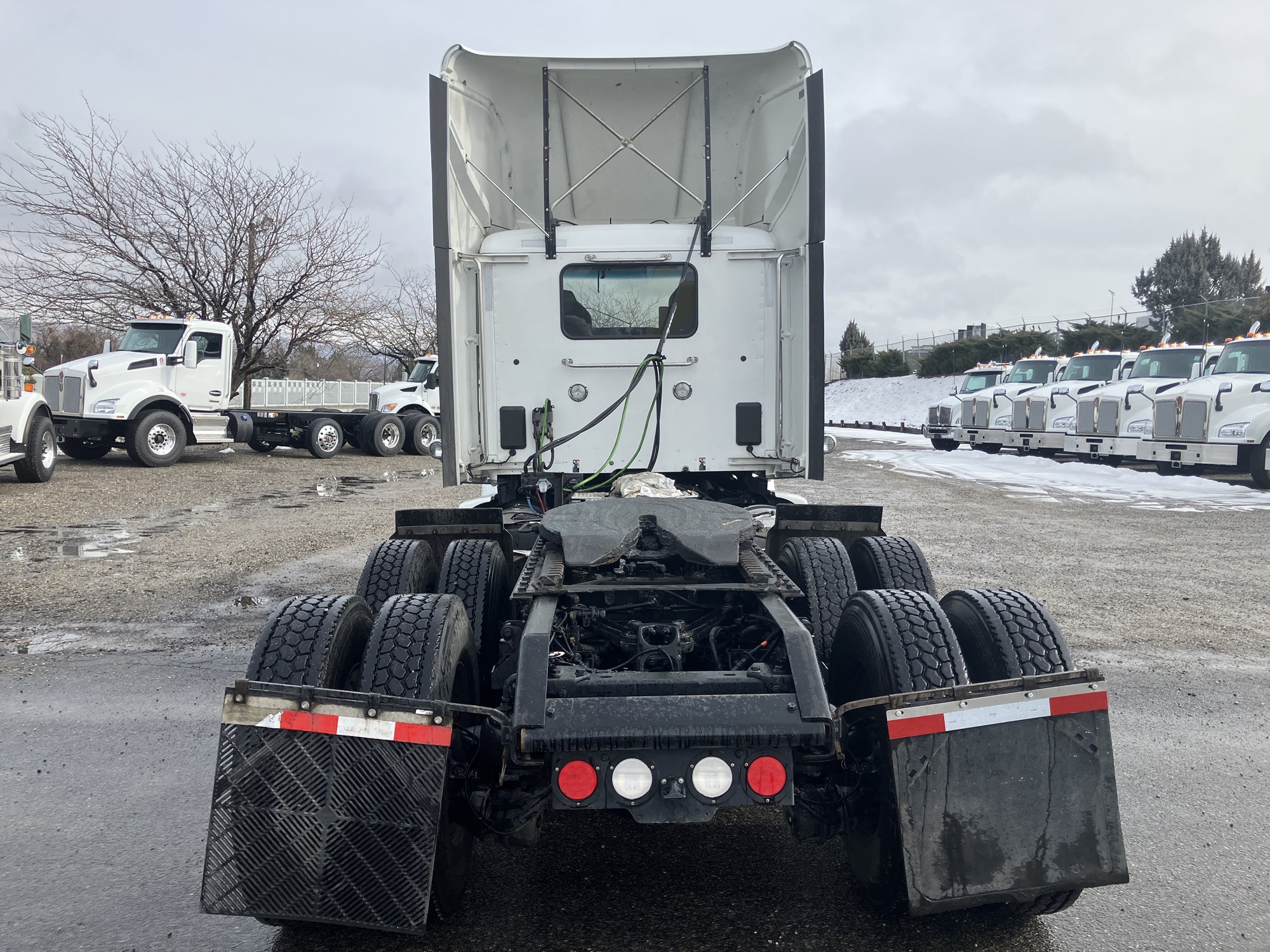 2019 Kenworth T680 - image 4 of 6