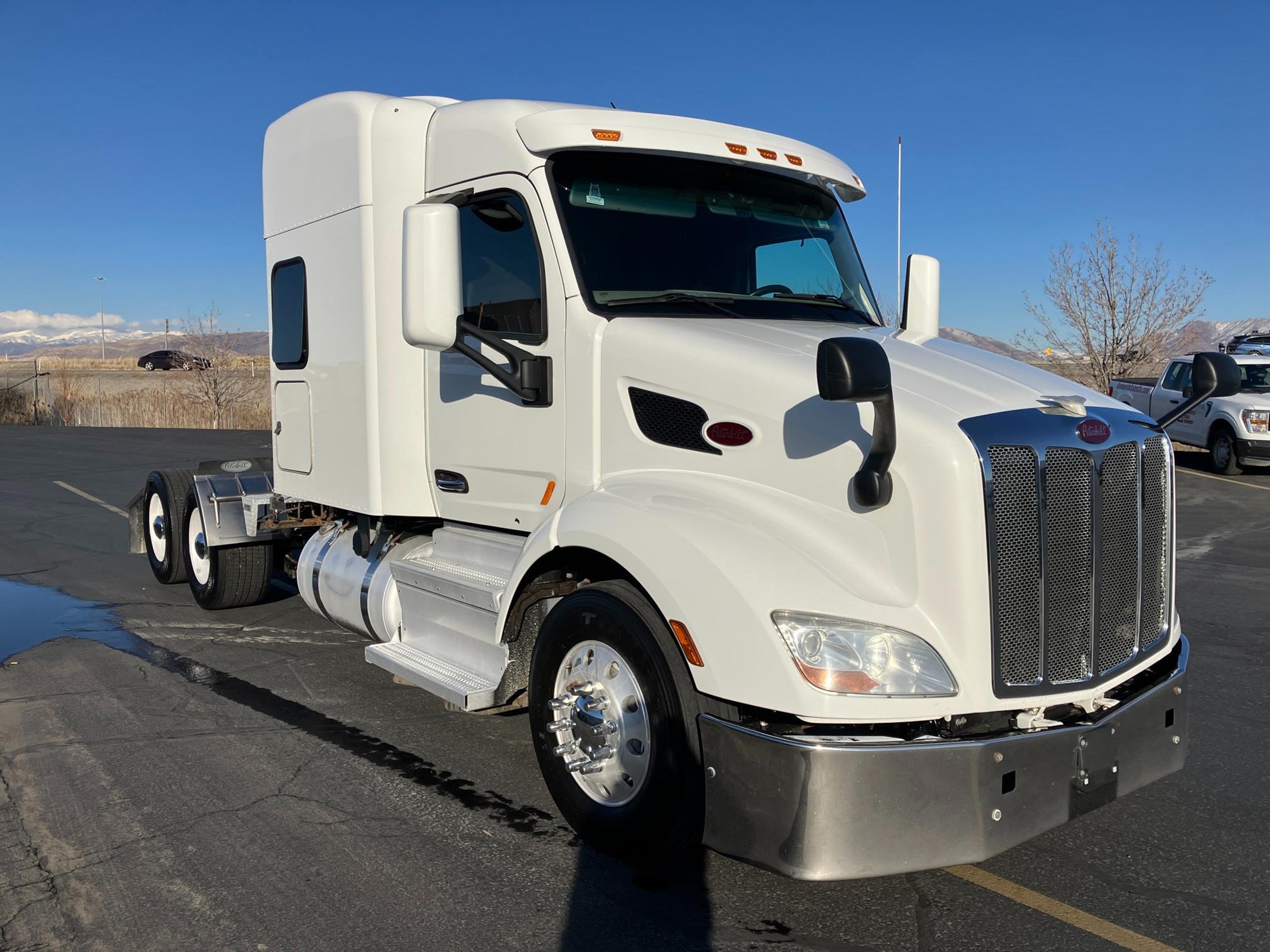 2020 Peterbilt 579 - image 3 of 6