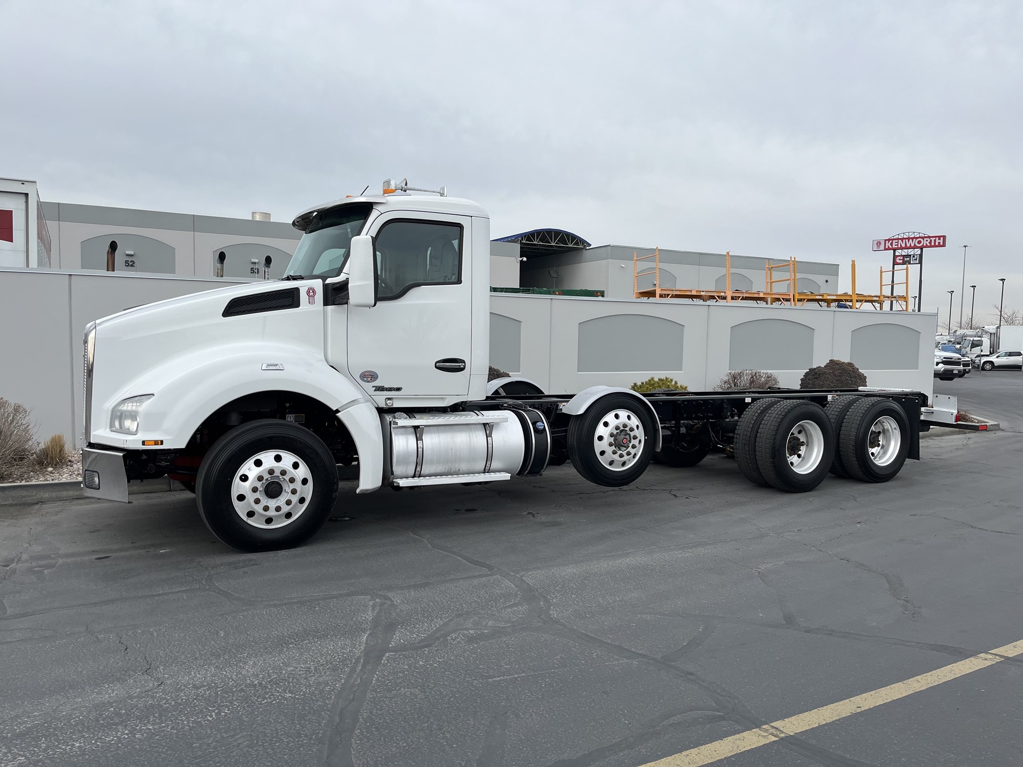 2020 Kenworth T880 - image 1 of 6