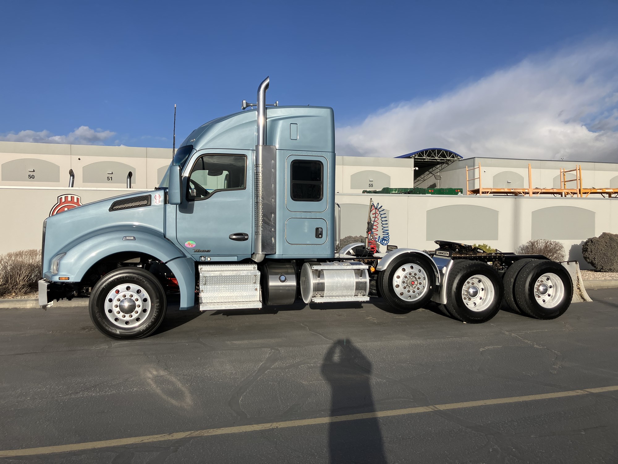 2020 Kenworth T880 - image 1 of 6