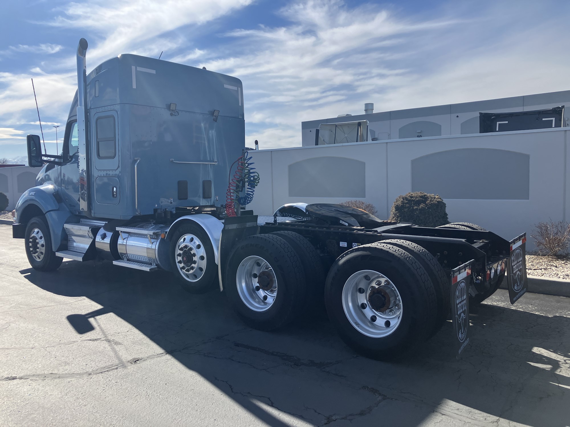 2020 Kenworth T880 - image 4 of 6