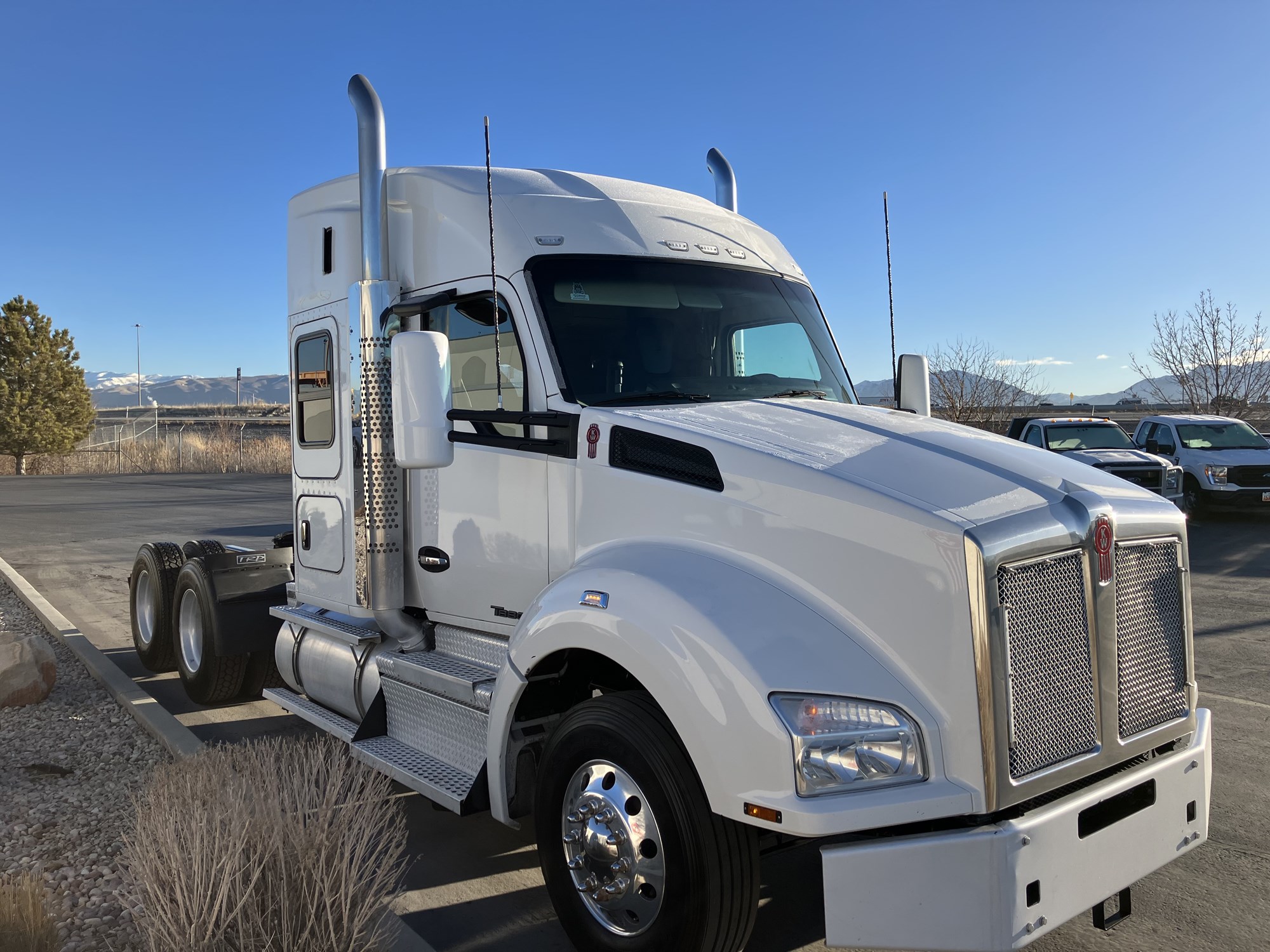 2021 Kenworth T880 - image 4 of 6