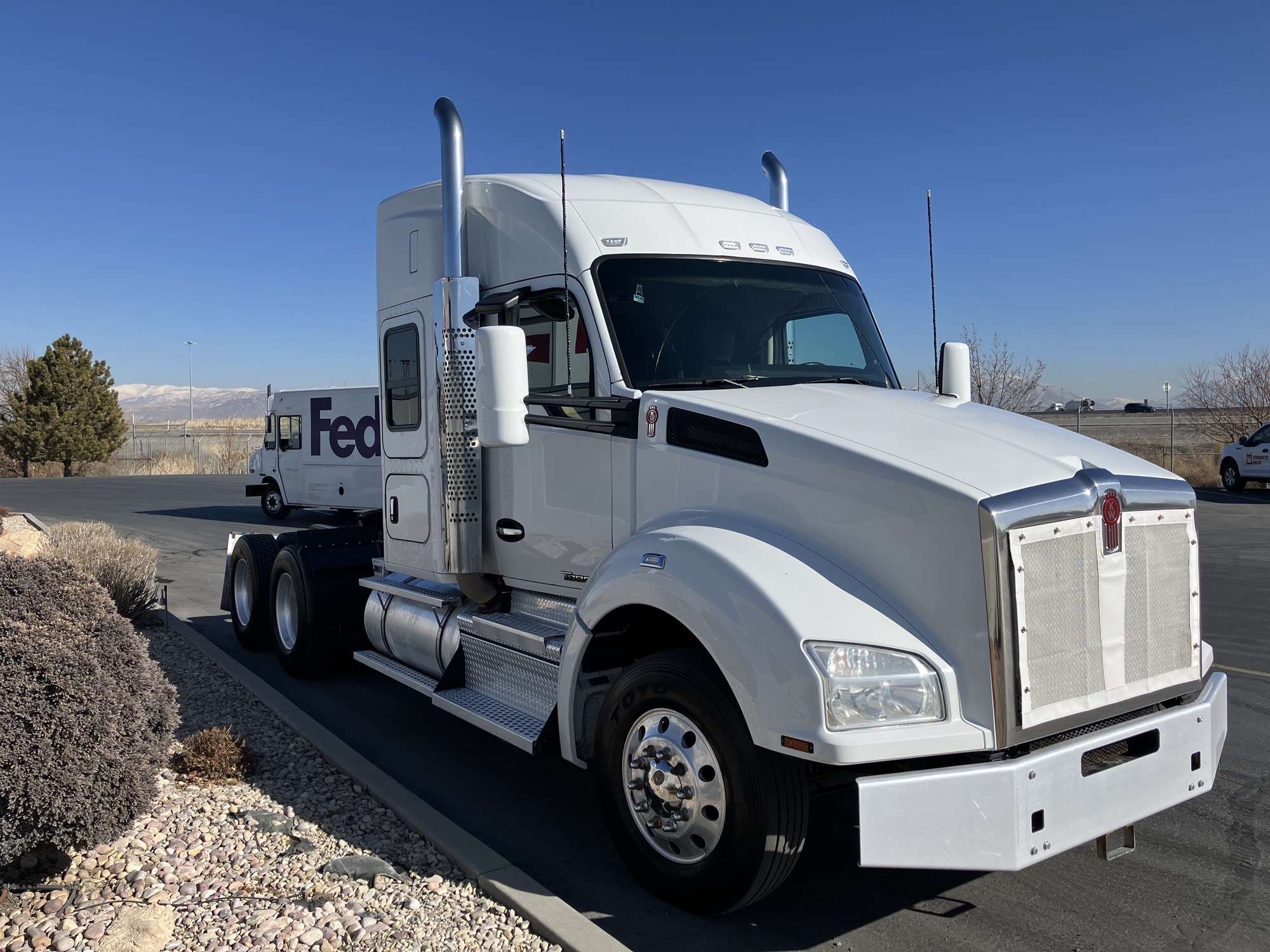 2021 Kenworth T880 - image 4 of 6