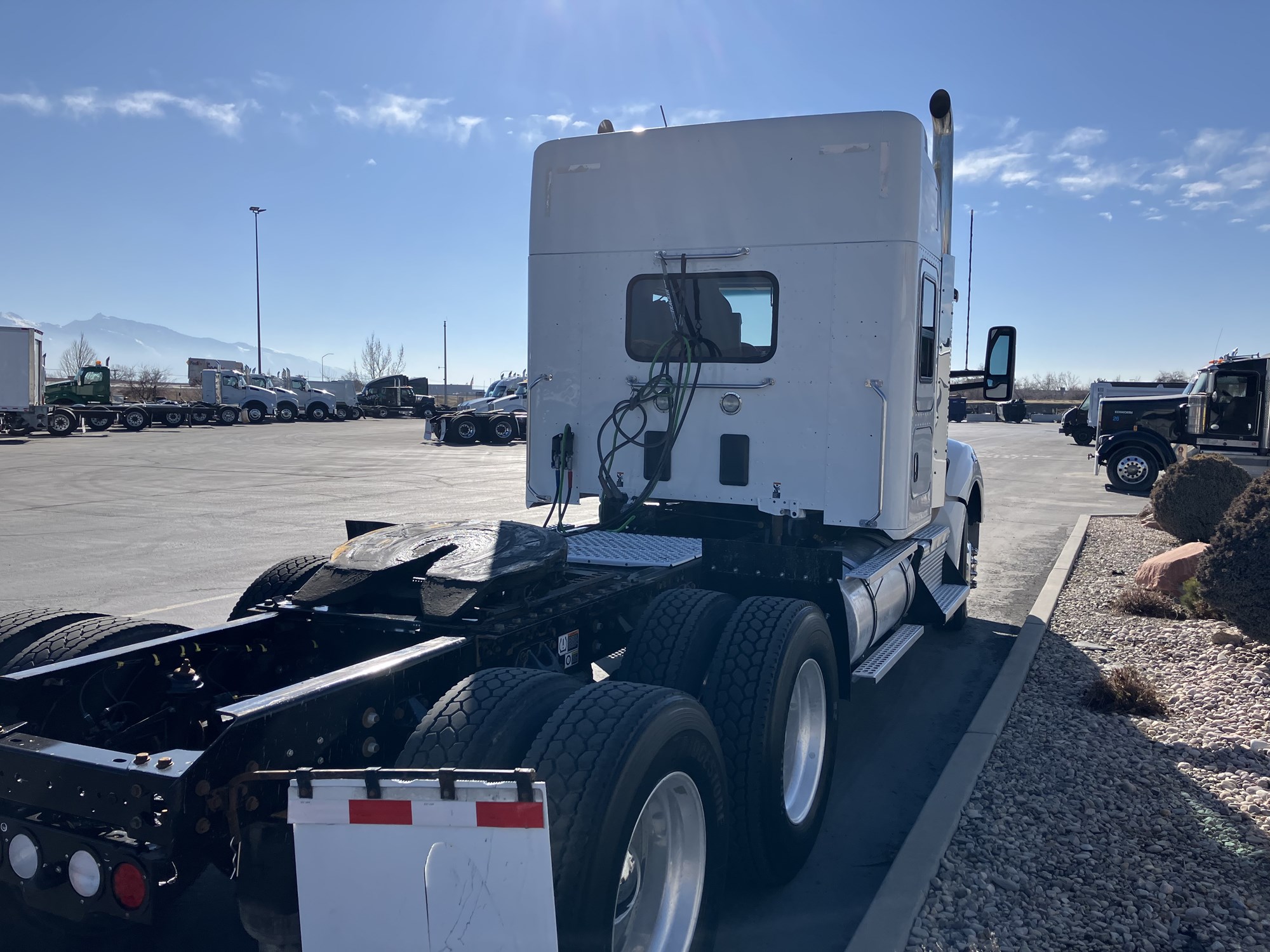 2021 Kenworth T880 - image 5 of 6