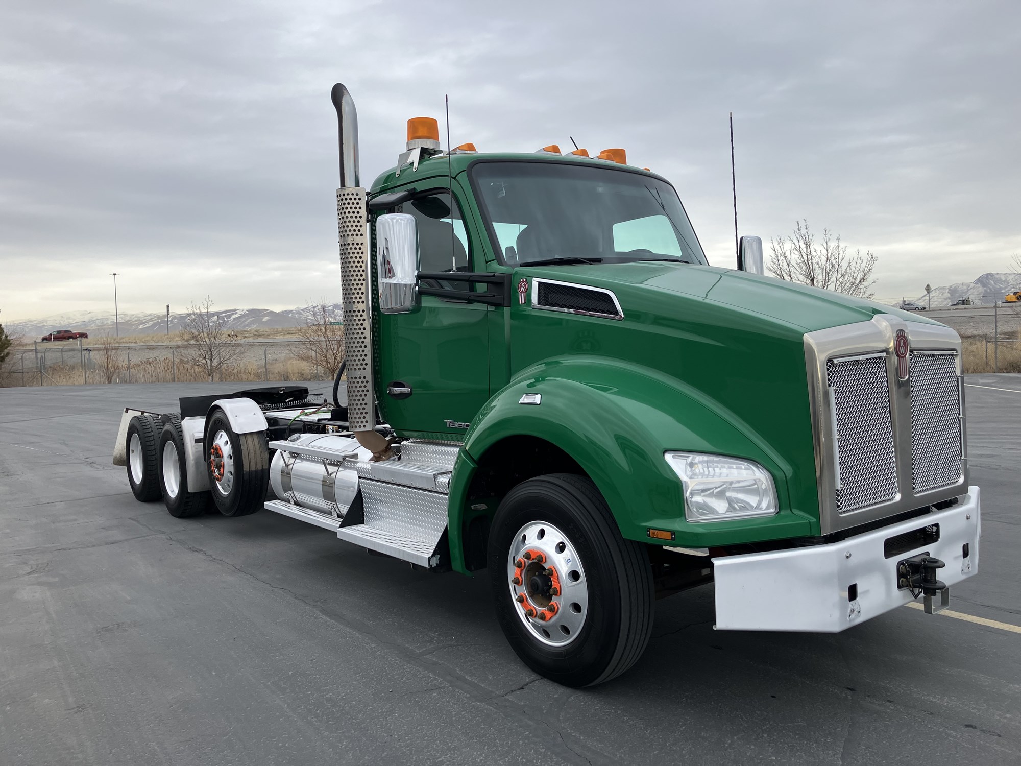 2021 Kenworth T880 - image 4 of 6