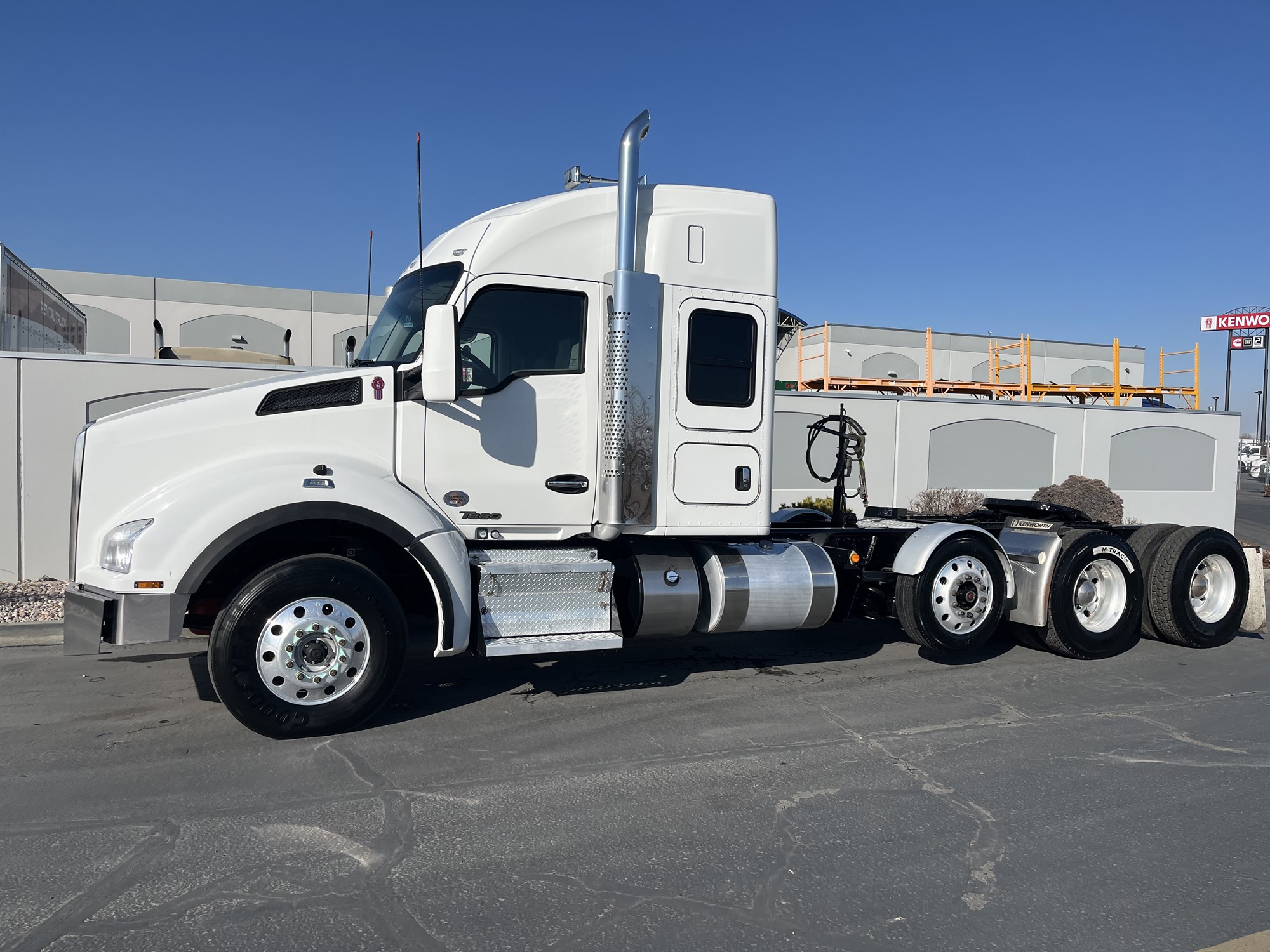 2020 Kenworth T880 - image 1 of 6