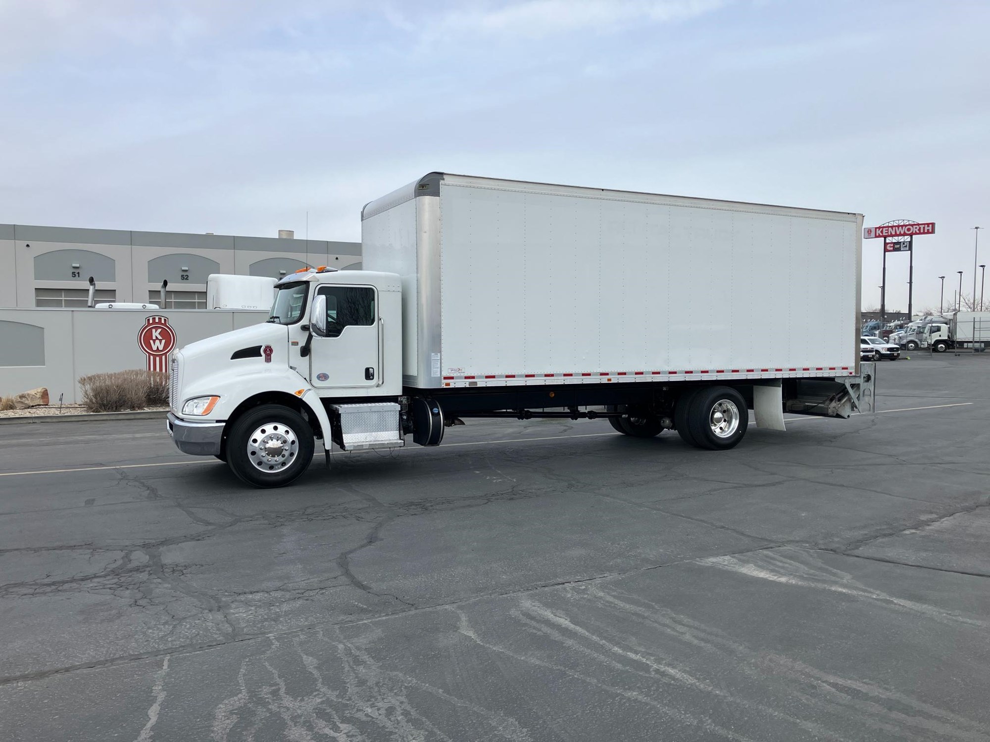 2021 Kenworth T270 - image 1 of 6