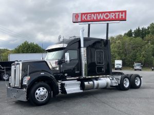 2022 Kenworth W990 NJ477408U-01