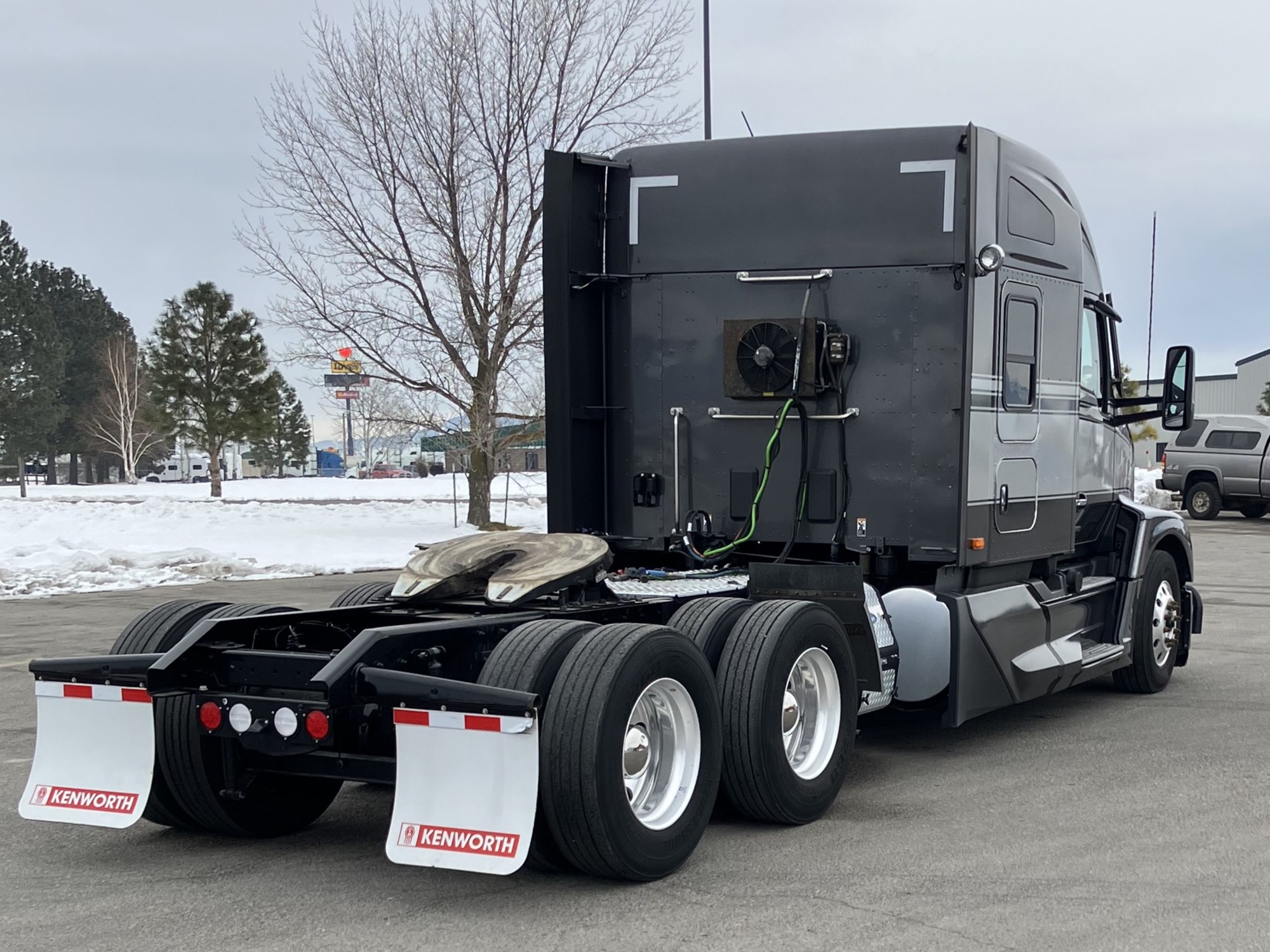 2023 Kenworth T680 Next Gen - image 4 of 6