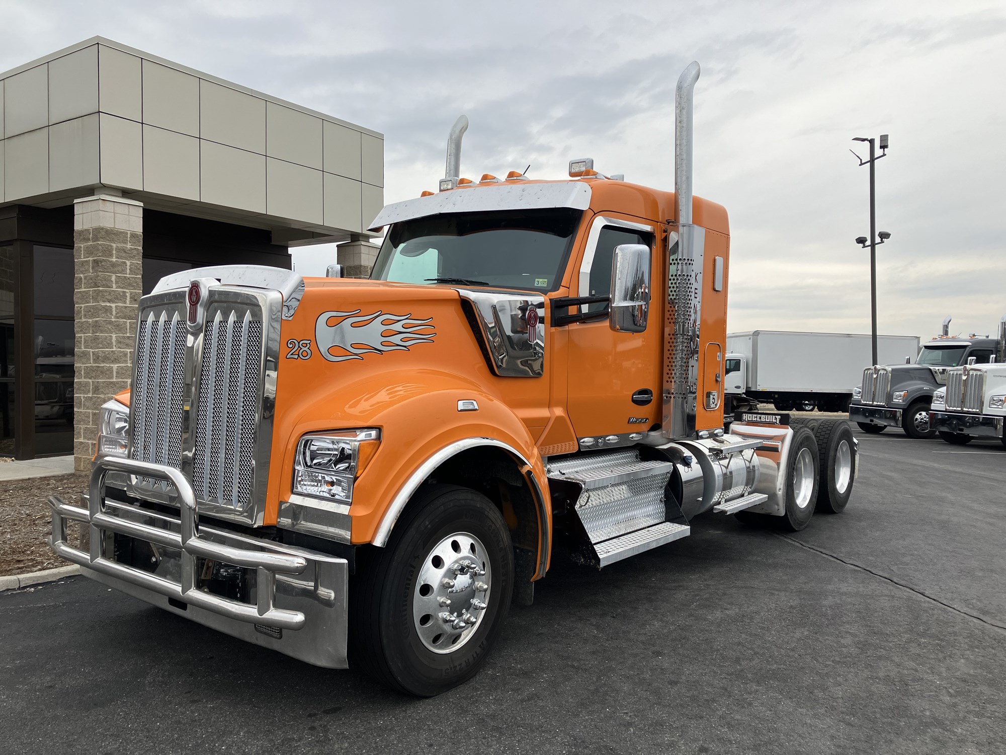 2023 Kenworth W990 - image 1 of 6