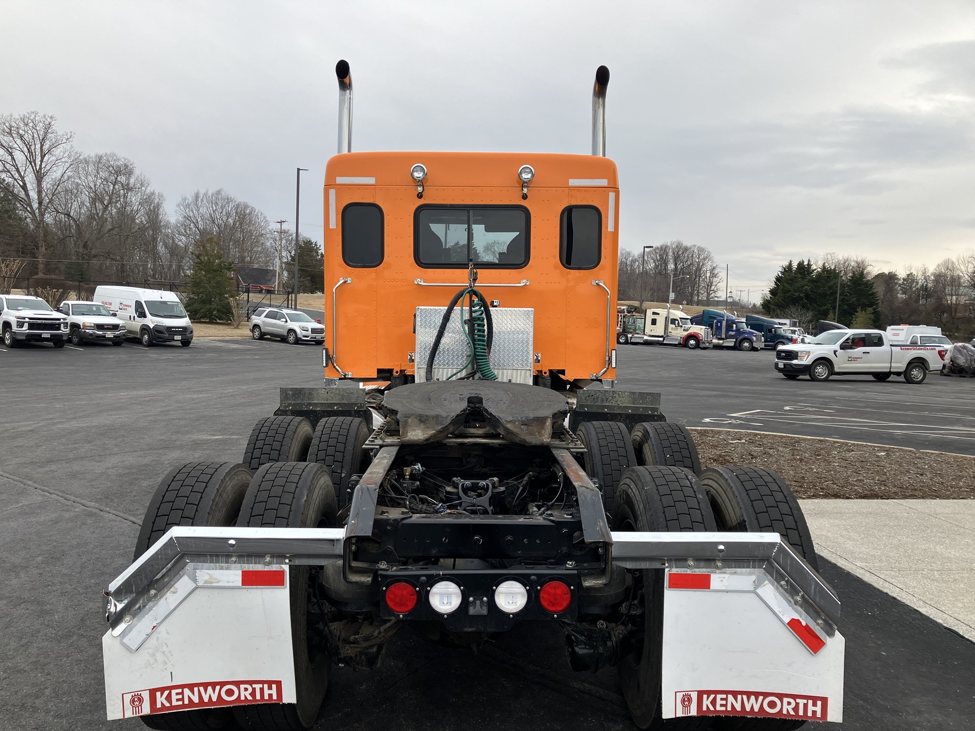 2023 Kenworth W990 - image 4 of 6