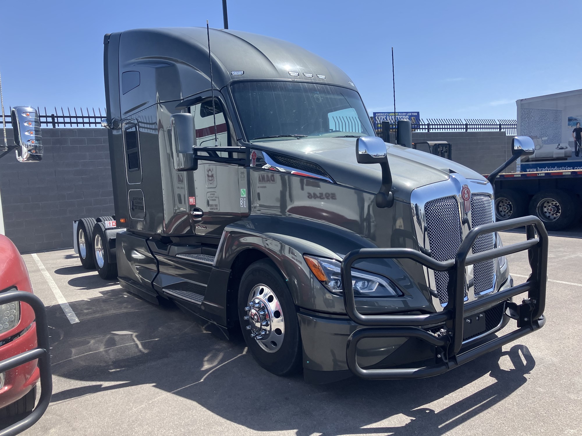 2023 Kenworth T680 - image 1 of 6