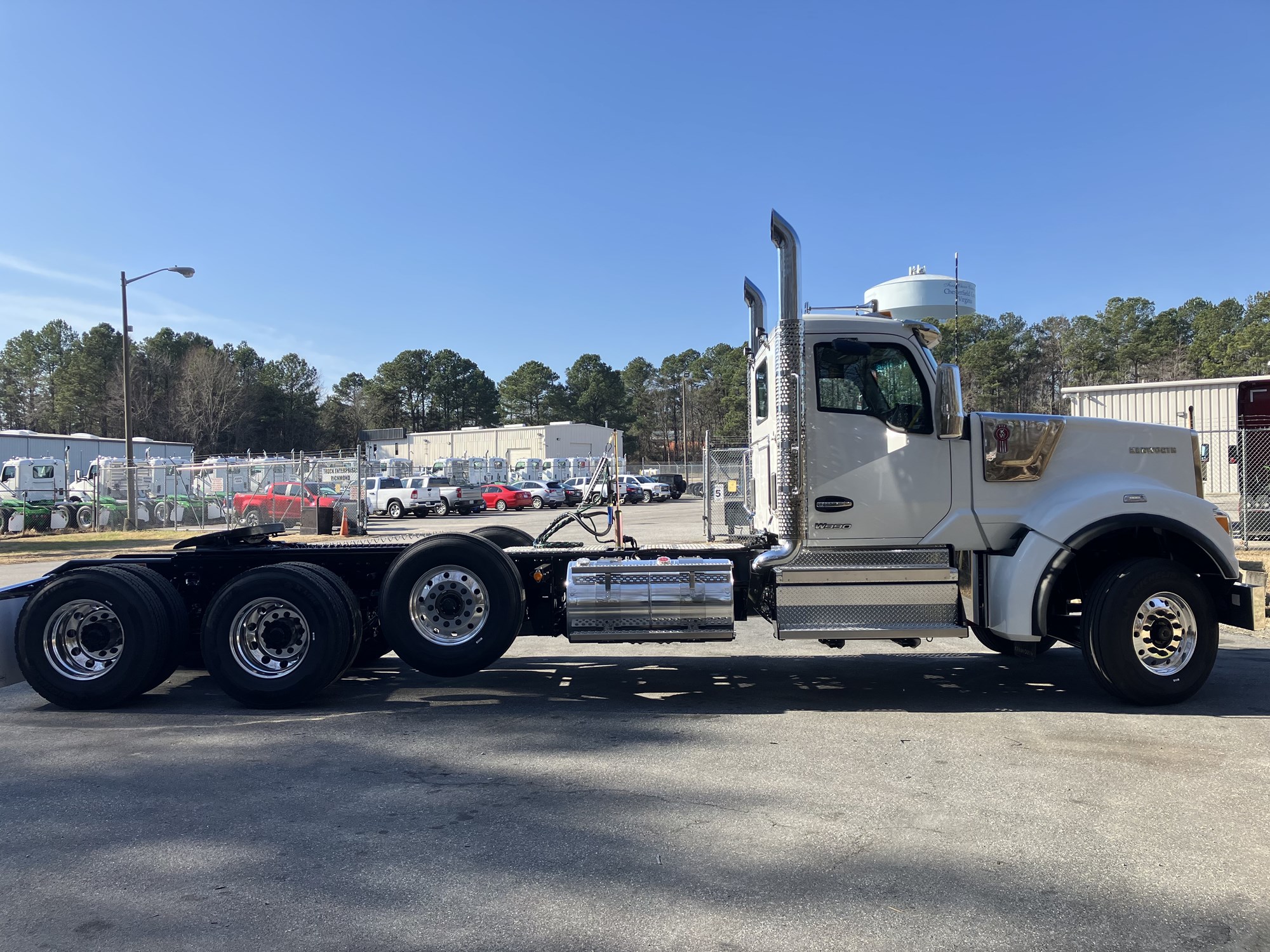 2025 Kenworth W990 - image 6 of 6
