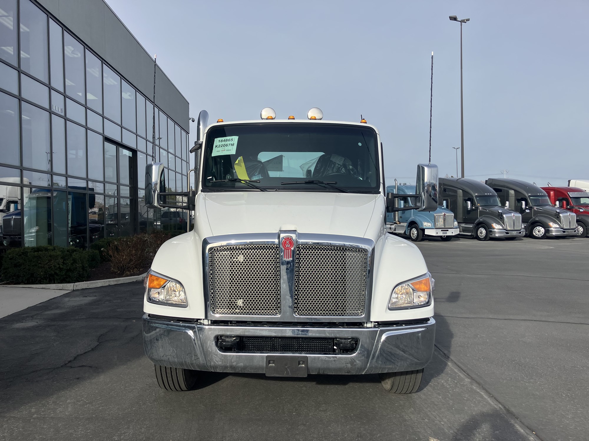 2025 Kenworth T380 - image 2 of 6