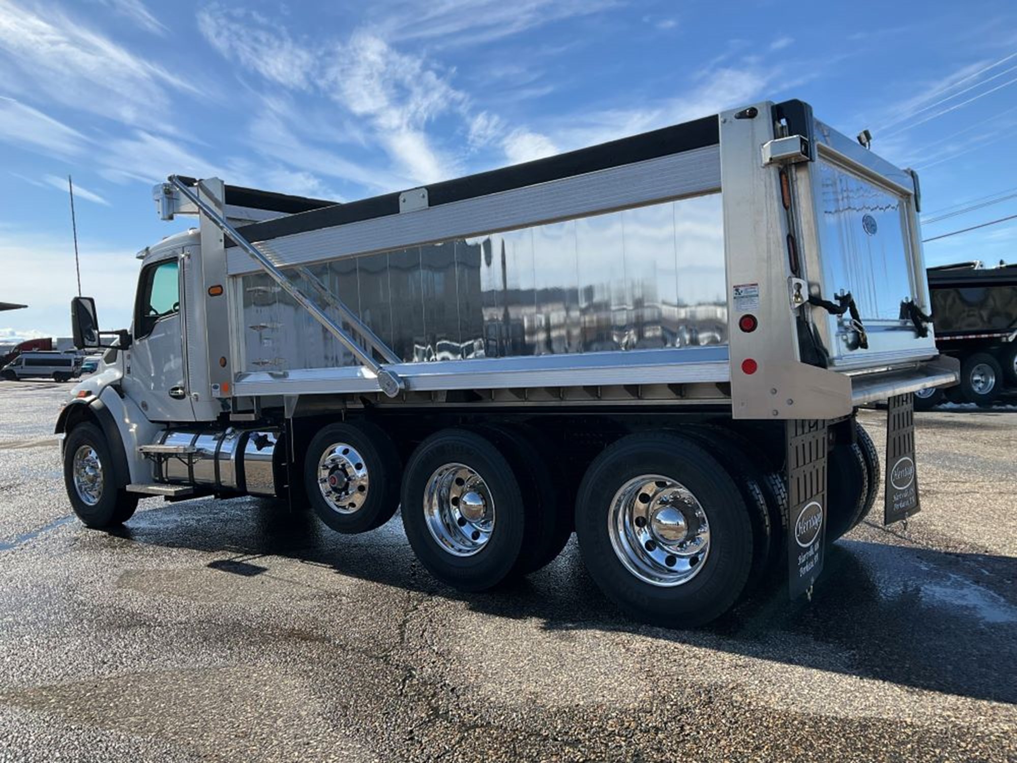 2025 Kenworth T480 - image 3 of 6