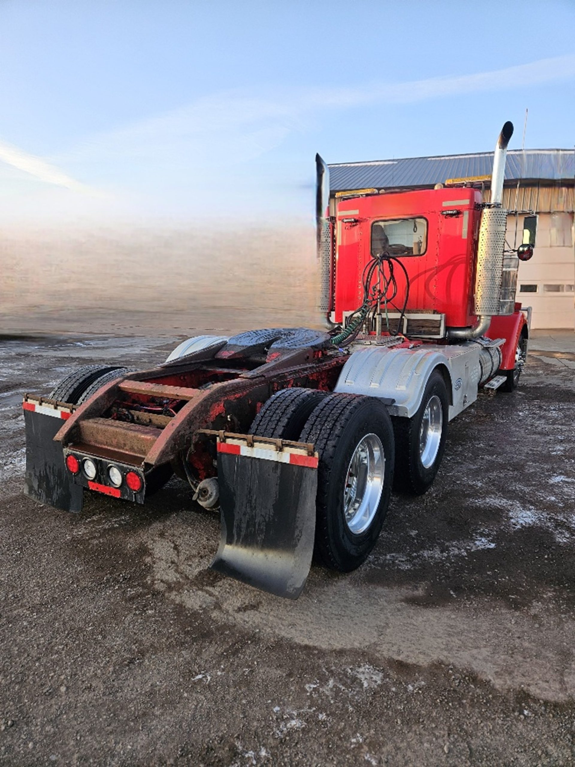 2007 Kenworth W900 - image 4 of 5