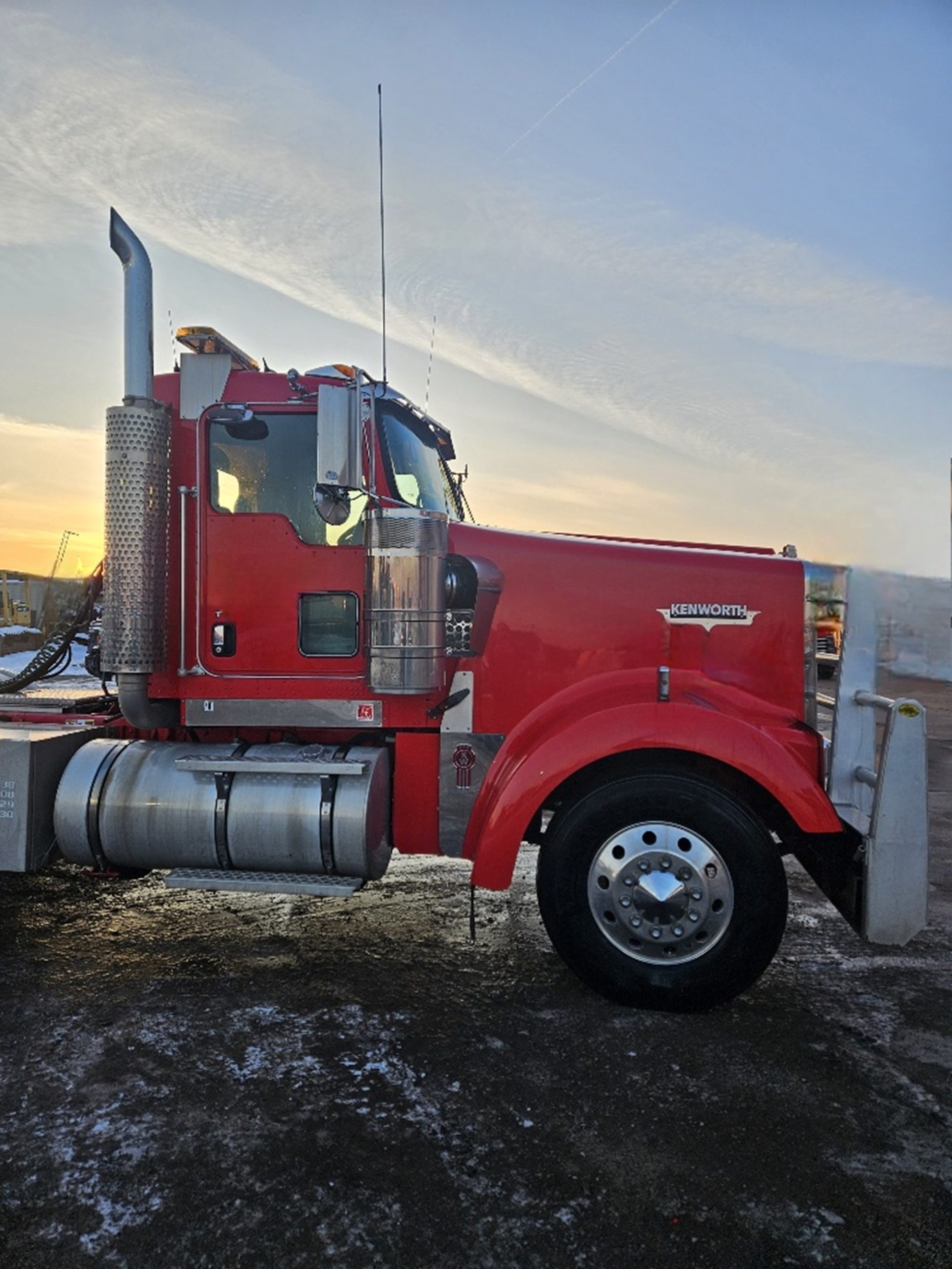 2007 Kenworth W900 - image 5 of 5