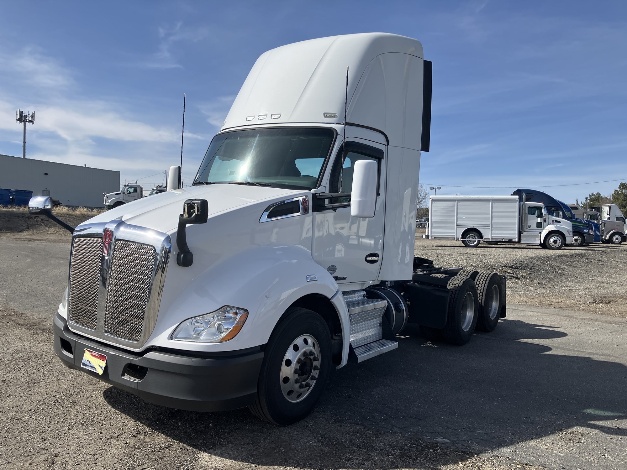 2018 Kenworth T680 - image 1 of 6