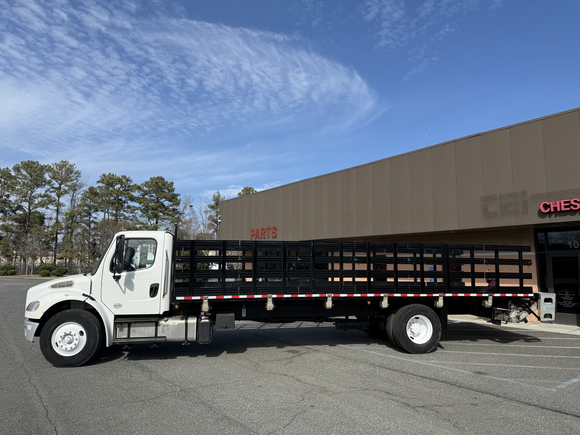 2019 Freightliner M2 - image 2 of 6