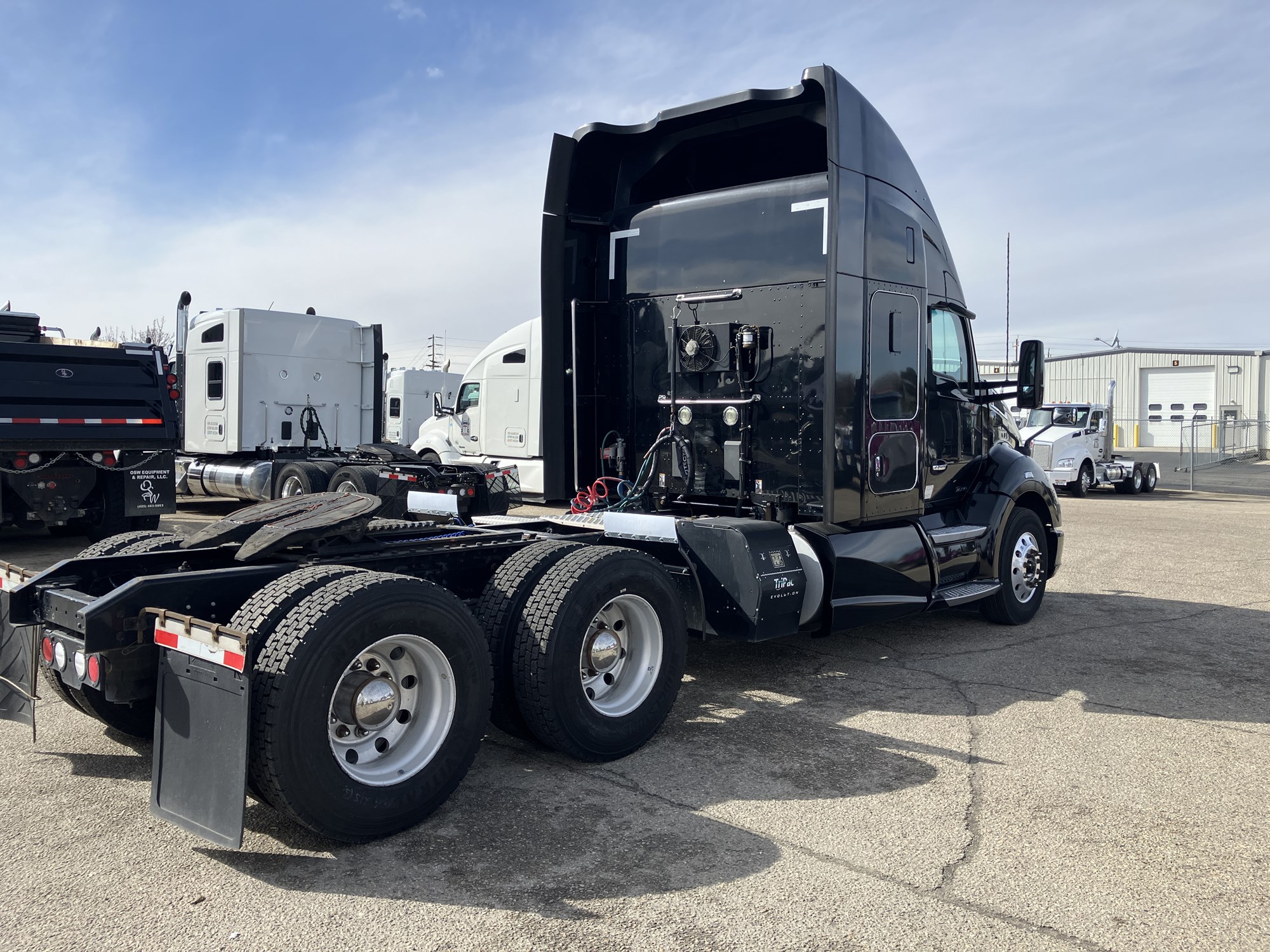 2019 Kenworth T680 - image 5 of 6